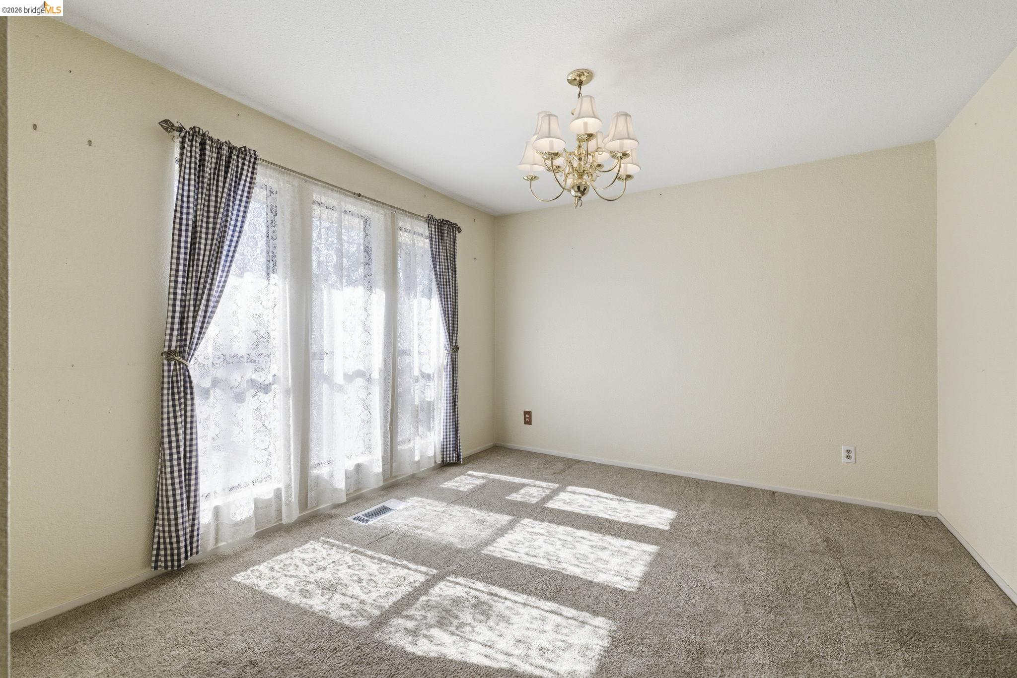 Detail Gallery Image 6 of 28 For 16170 Acorn Dr, Sonora,  CA 95370 - 3 Beds | 2 Baths