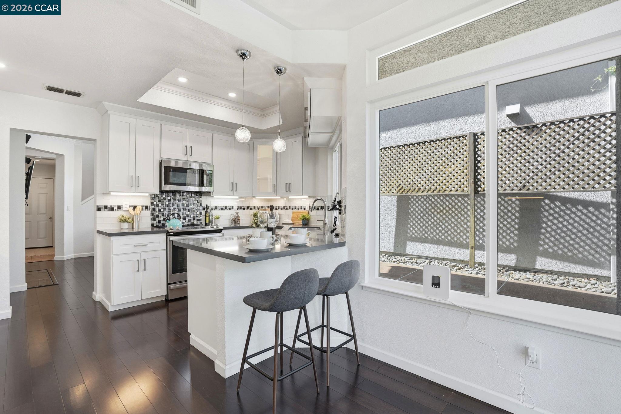 Detail Gallery Image 11 of 32 For 111 Lakeridge Ln, San Ramon,  CA 94582 - 3 Beds | 2/1 Baths