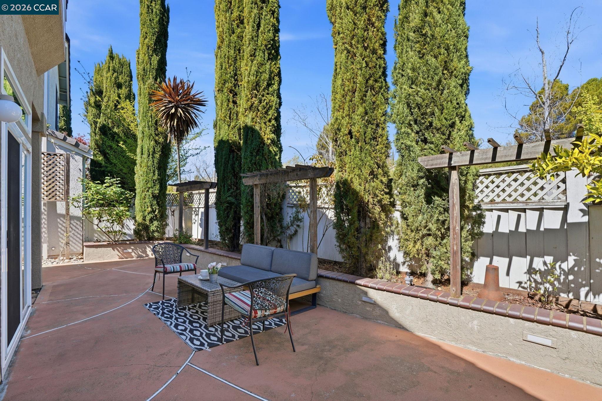 Detail Gallery Image 24 of 32 For 111 Lakeridge Ln, San Ramon,  CA 94582 - 3 Beds | 2/1 Baths