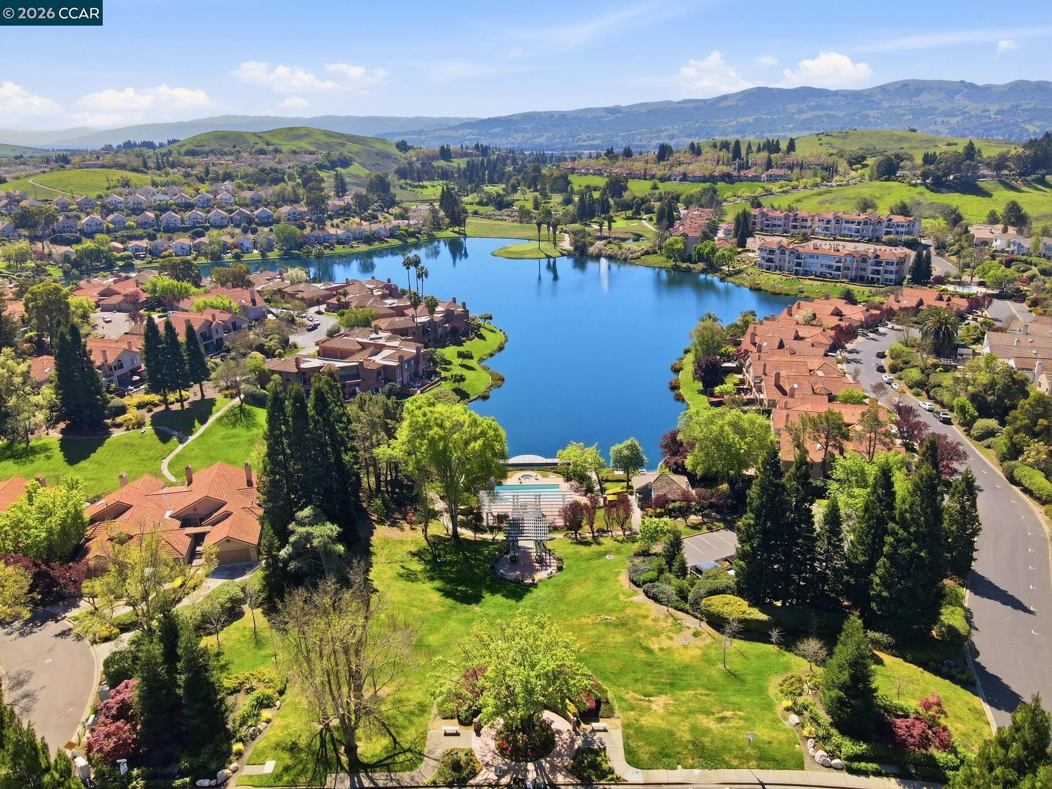 Detail Gallery Image 29 of 32 For 111 Lakeridge Ln, San Ramon,  CA 94582 - 3 Beds | 2/1 Baths