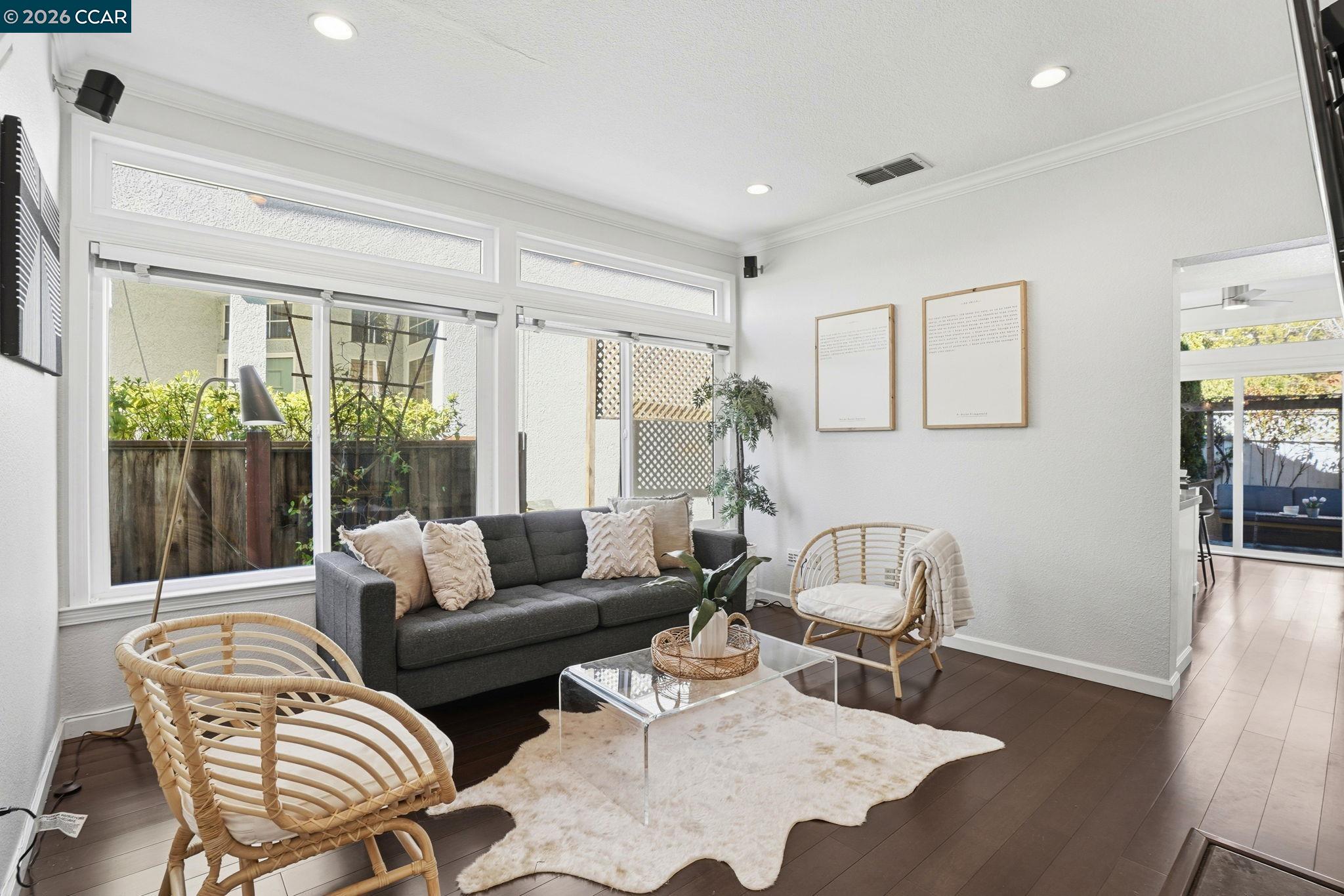 Detail Gallery Image 8 of 32 For 111 Lakeridge Ln, San Ramon,  CA 94582 - 3 Beds | 2/1 Baths