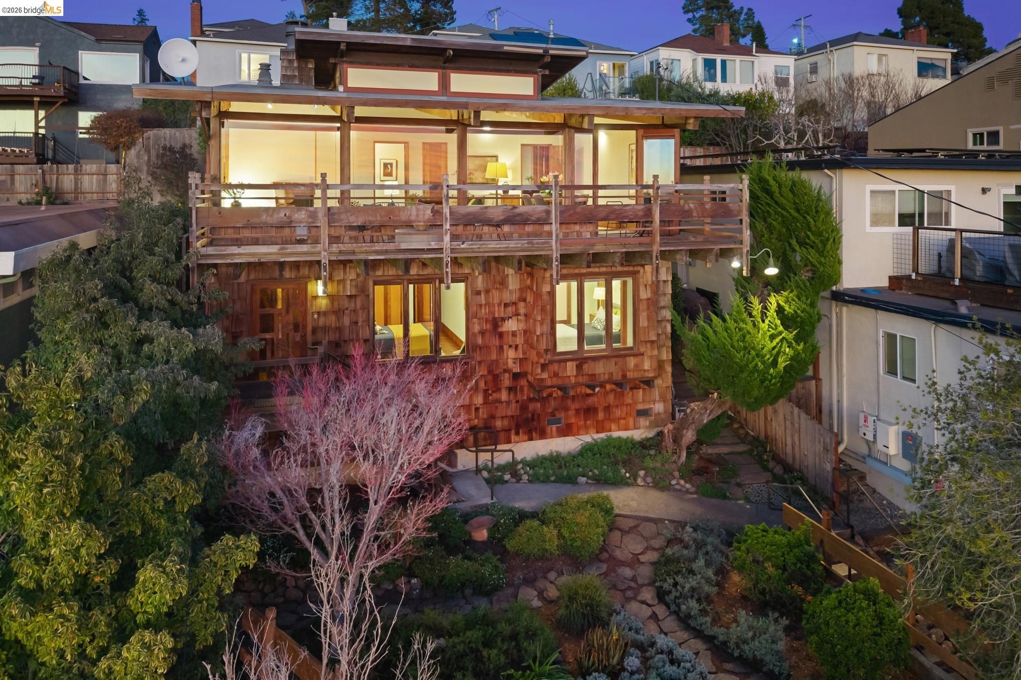 Detail Gallery Image 2 of 60 For 249 Trinity Ave, Kensington,  CA 94708 - 3 Beds | 2/1 Baths