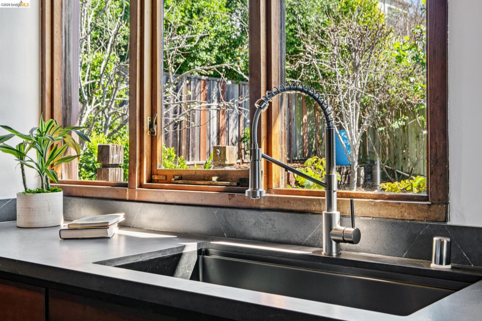 Detail Gallery Image 32 of 60 For 249 Trinity Ave, Kensington,  CA 94708 - 3 Beds | 2/1 Baths