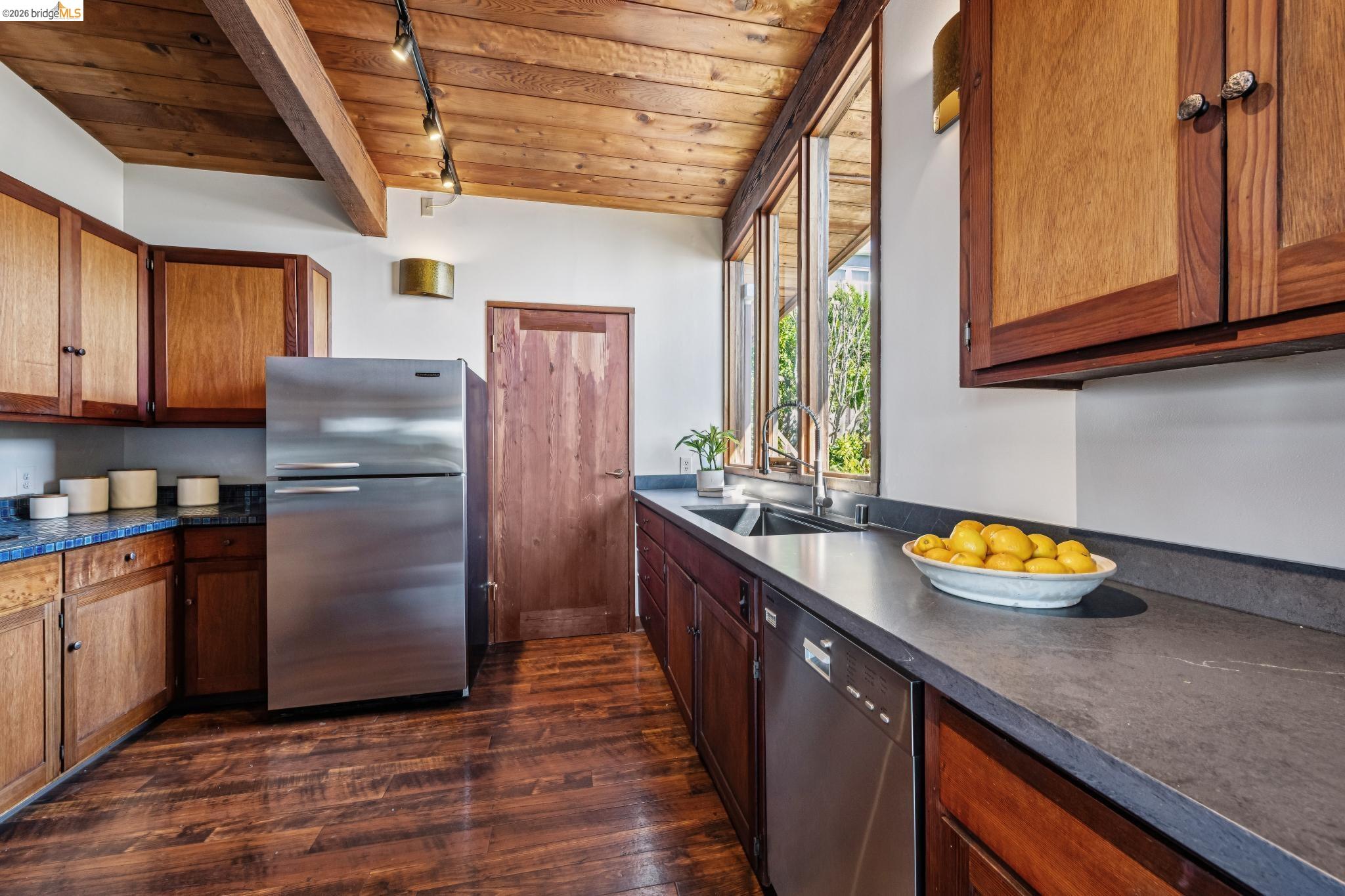 Detail Gallery Image 33 of 60 For 249 Trinity Ave, Kensington,  CA 94708 - 3 Beds | 2/1 Baths