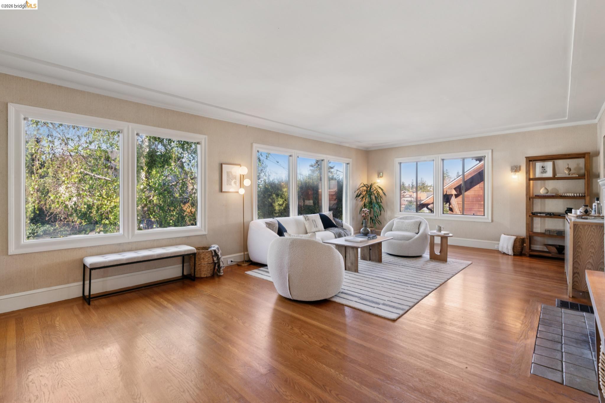 Detail Gallery Image 7 of 38 For 1210 Everett Ave, Oakland,  CA 94602 - 2 Beds | 2 Baths