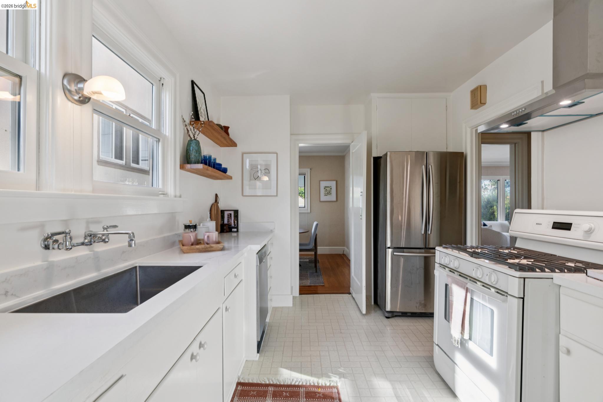 Detail Gallery Image 17 of 38 For 1210 Everett Ave, Oakland,  CA 94602 - 2 Beds | 2 Baths