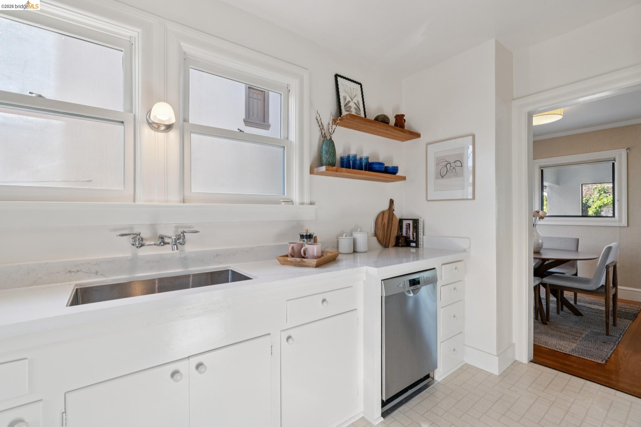 Detail Gallery Image 18 of 38 For 1210 Everett Ave, Oakland,  CA 94602 - 2 Beds | 2 Baths