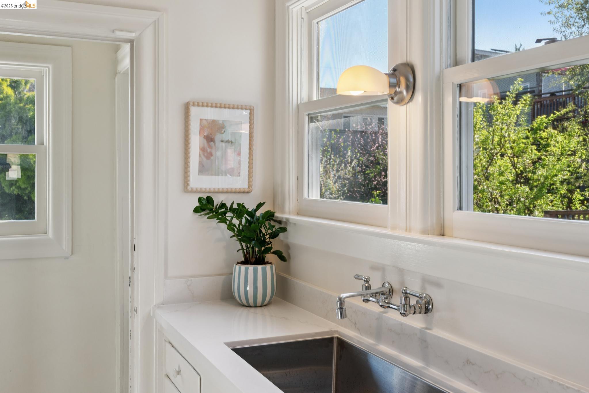 Detail Gallery Image 20 of 38 For 1210 Everett Ave, Oakland,  CA 94602 - 2 Beds | 2 Baths