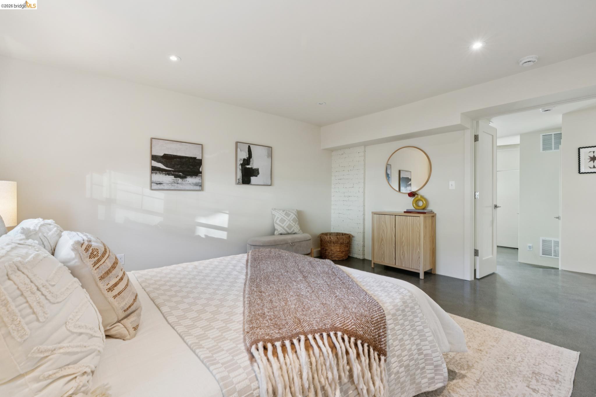 Detail Gallery Image 34 of 38 For 1210 Everett Ave, Oakland,  CA 94602 - 2 Beds | 2 Baths