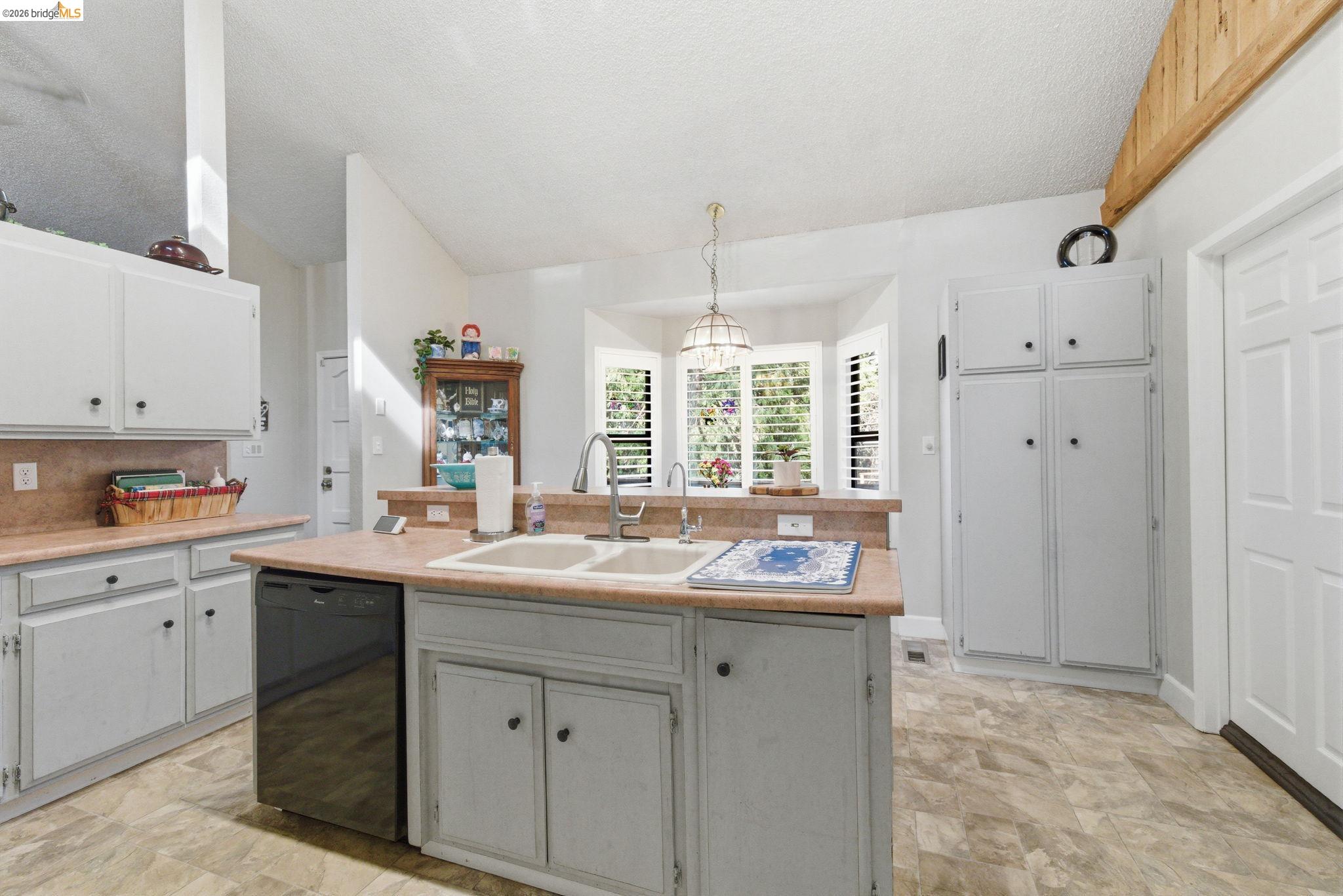 Detail Gallery Image 12 of 43 For 19376 Poplar Cir, Twain Harte,  CA 95383 - 3 Beds | 2/1 Baths