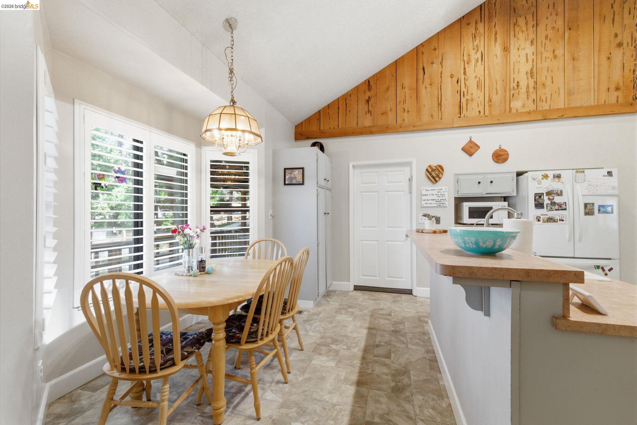 Detail Gallery Image 9 of 43 For 19376 Poplar Cir, Twain Harte,  CA 95383 - 3 Beds | 2/1 Baths