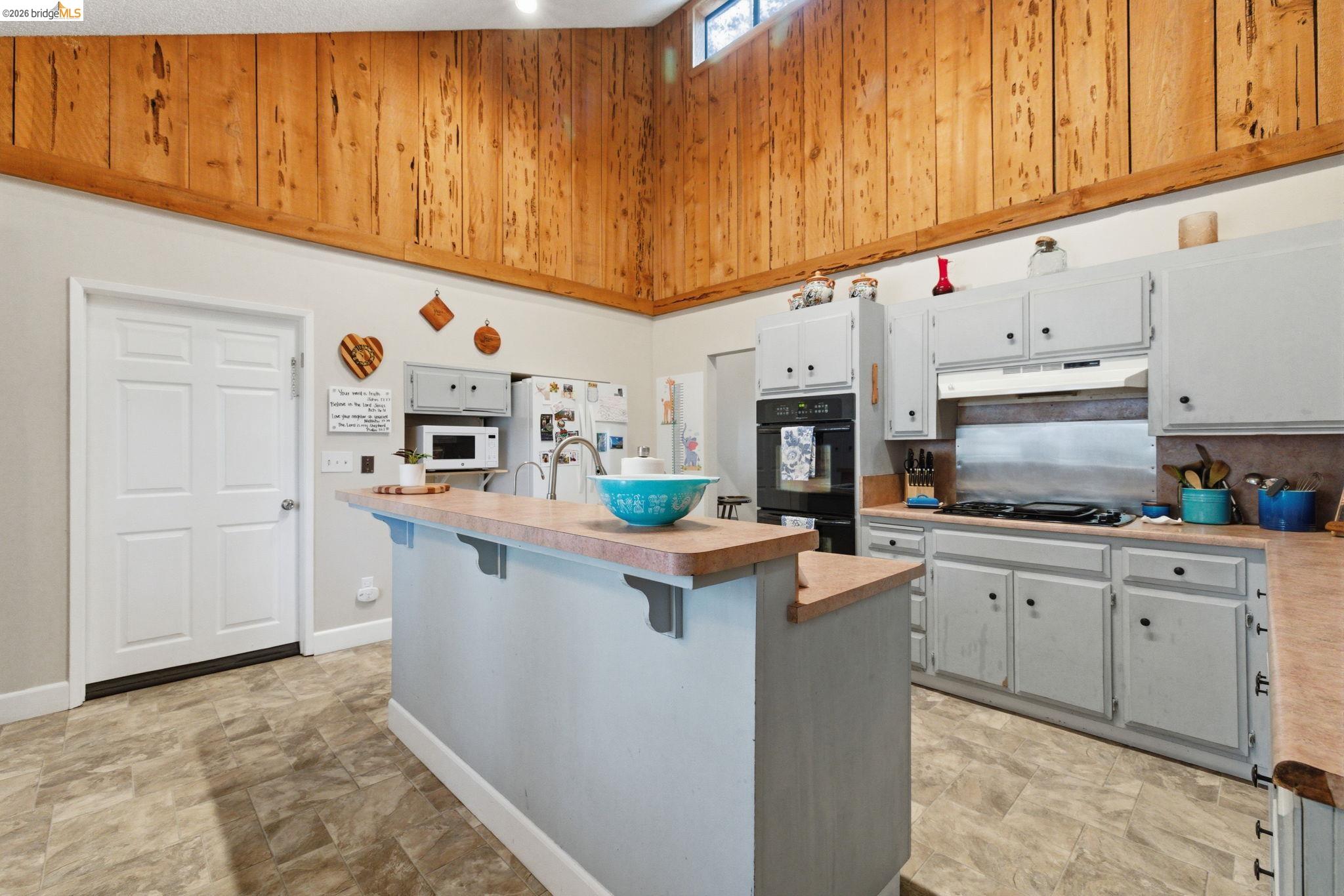 Detail Gallery Image 10 of 43 For 19376 Poplar Cir, Twain Harte,  CA 95383 - 3 Beds | 2/1 Baths