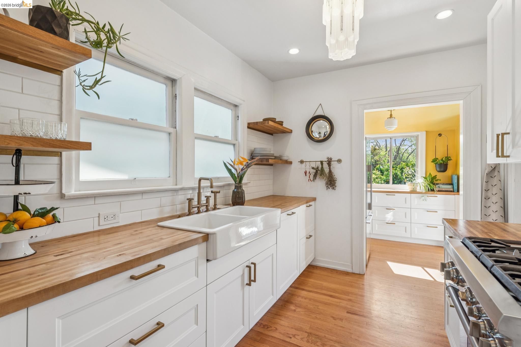 Detail Gallery Image 17 of 58 For 6004 Orchard Ave, Richmond,  CA 94804 - 3 Beds | 1/1 Baths