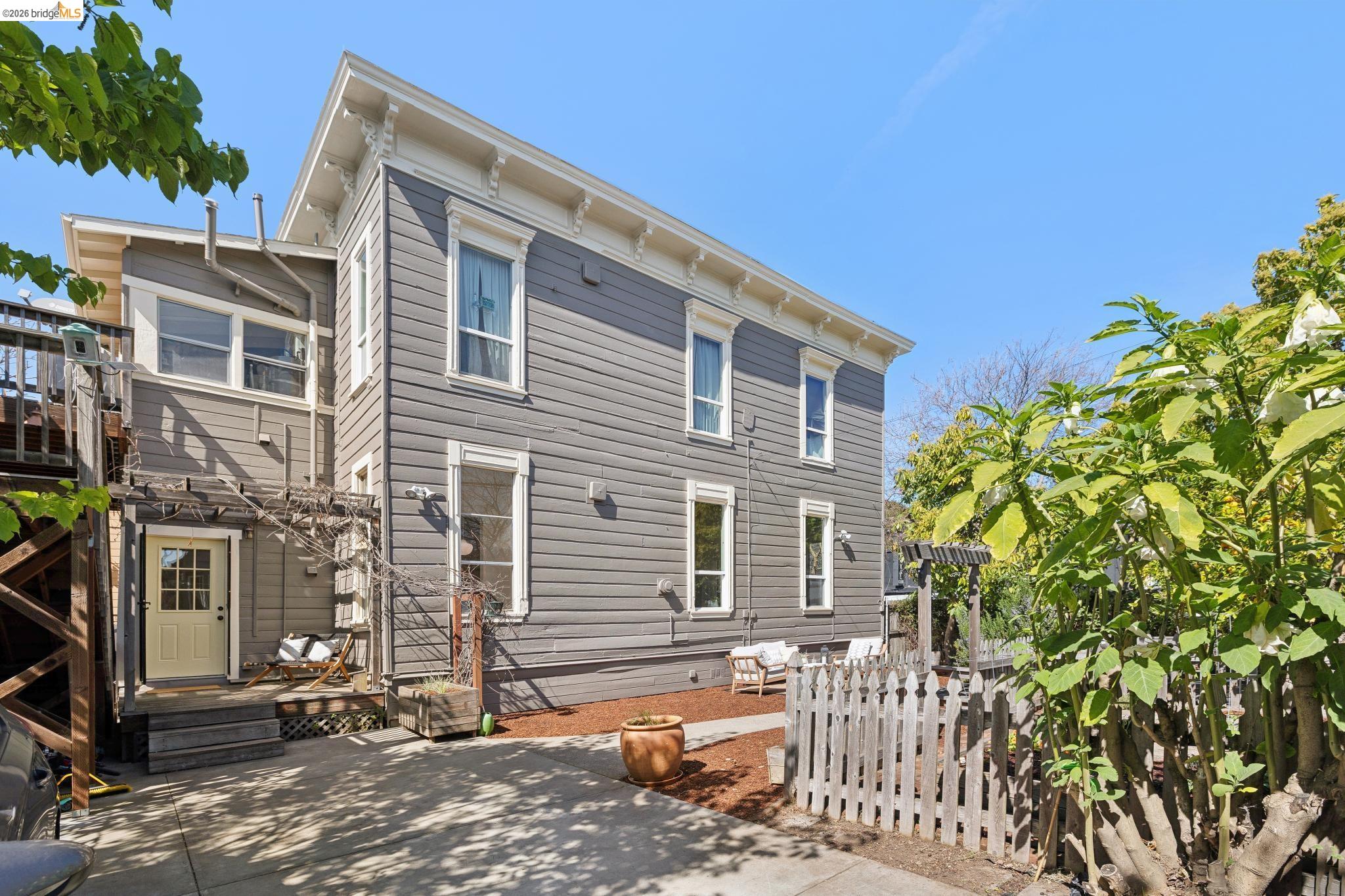 Detail Gallery Image 26 of 52 For 1655 12th Street, Oakland,  CA 94607 - – Beds | – Baths