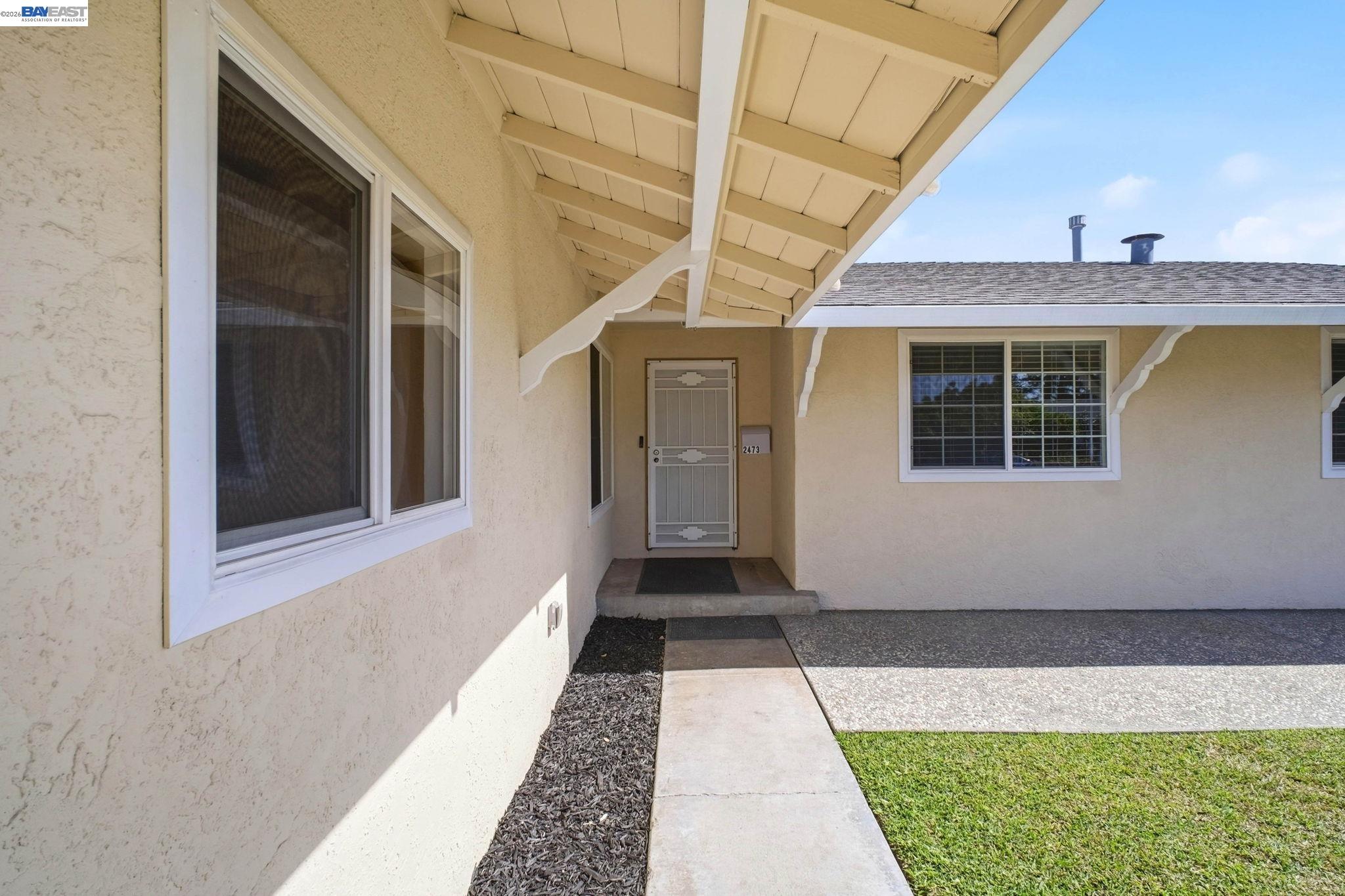 Detail Gallery Image 4 of 34 For 2473 Balmoral St., Union City,  CA 94587-1862 - 3 Beds | 2 Baths