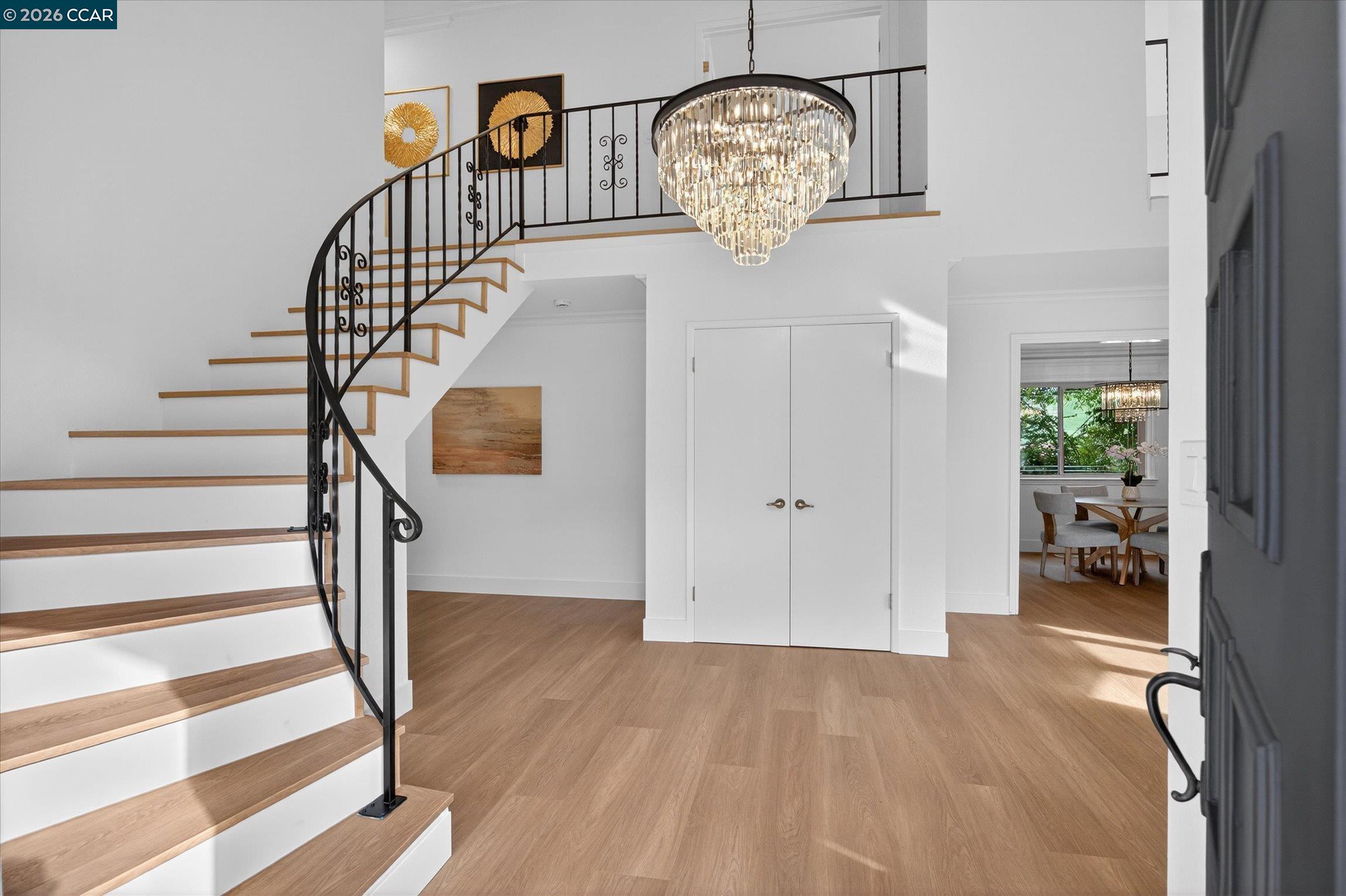 Detail Gallery Image 3 of 49 For 218 Mountaire Cir, Clayton,  CA 94517 - 4 Beds | 2/1 Baths