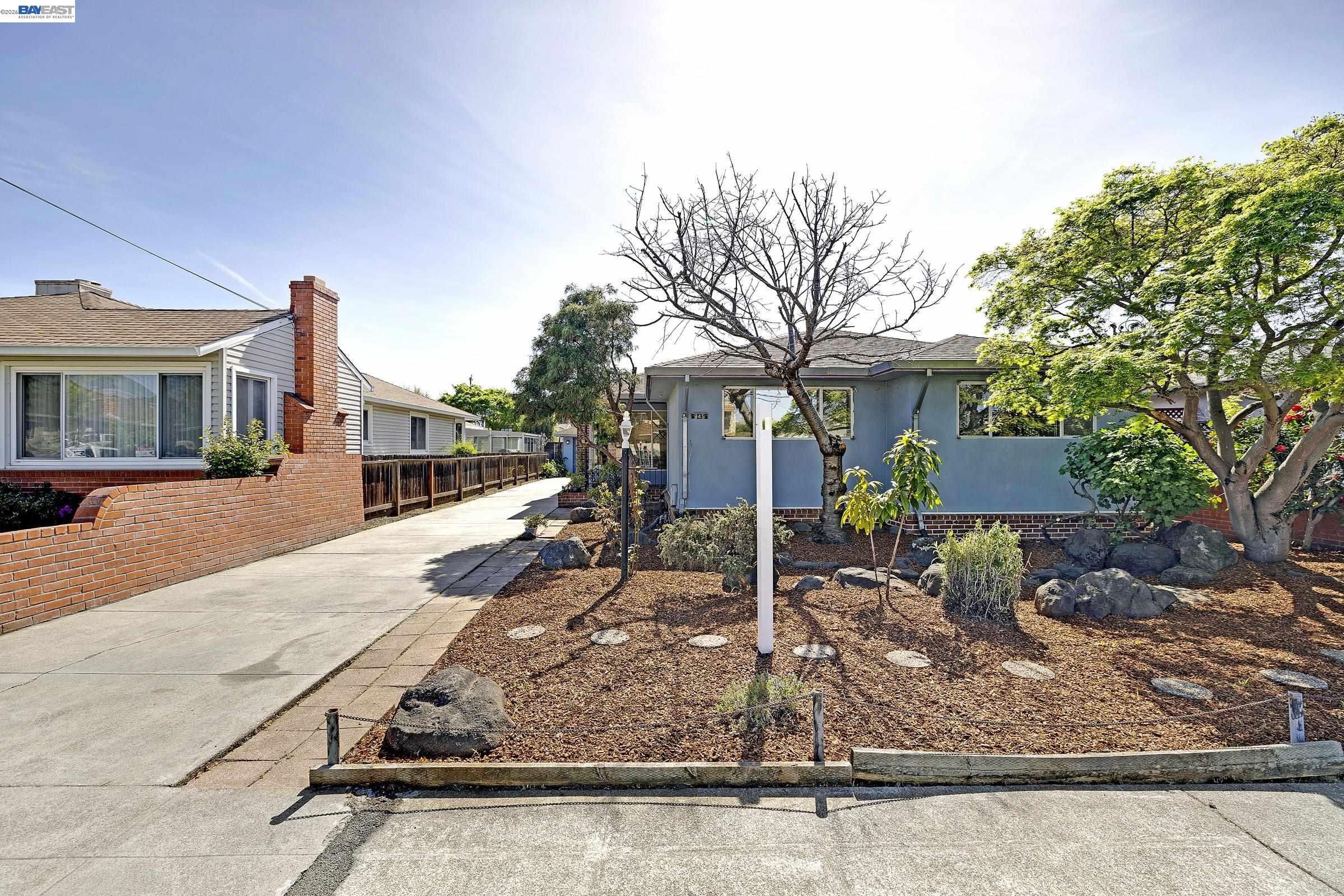 Detail Gallery Image 2 of 31 For 845 Dolores Ave, San Leandro,  CA 94577 - 3 Beds | 1/1 Baths