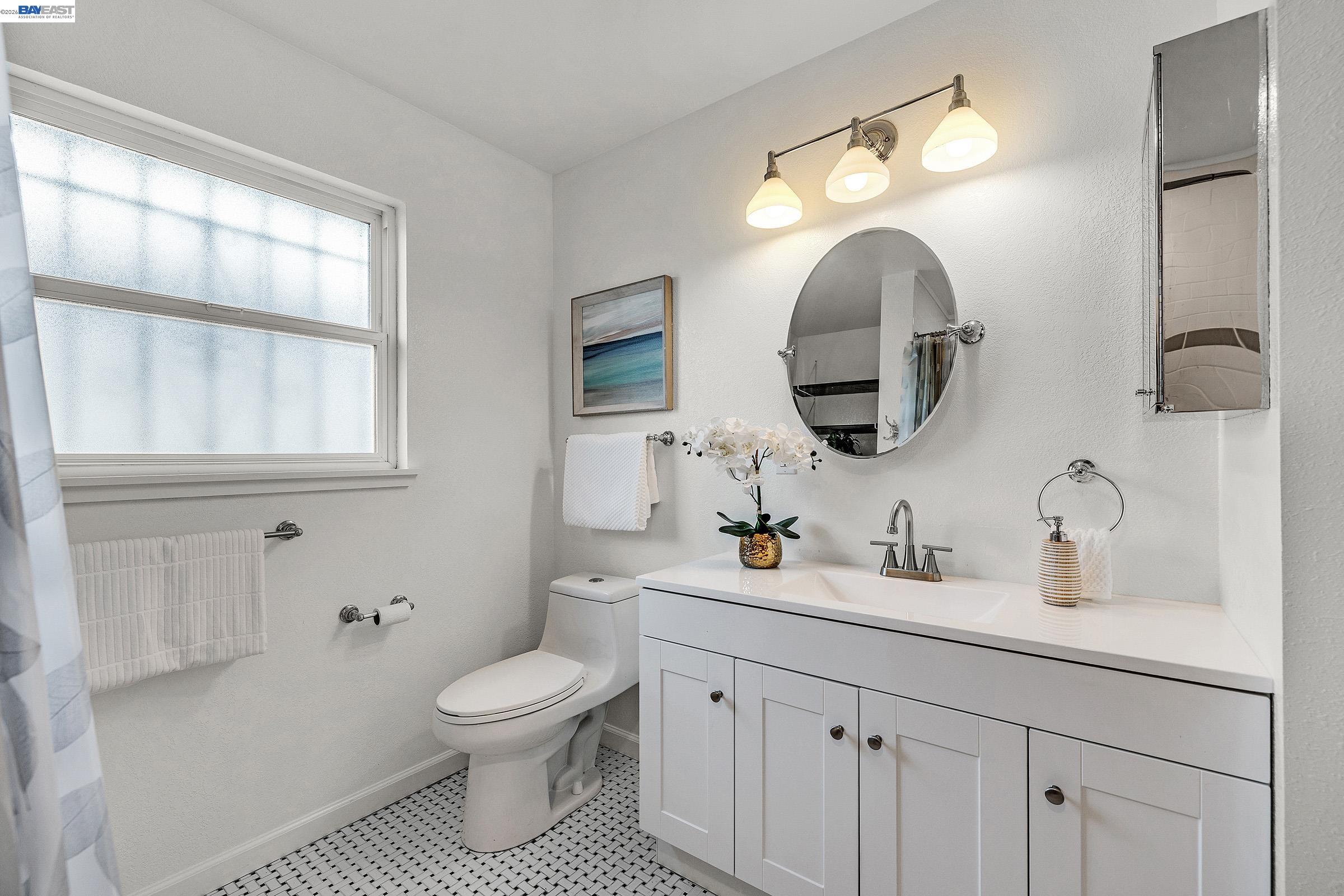 Detail Gallery Image 12 of 31 For 845 Dolores Ave, San Leandro,  CA 94577 - 3 Beds | 1/1 Baths
