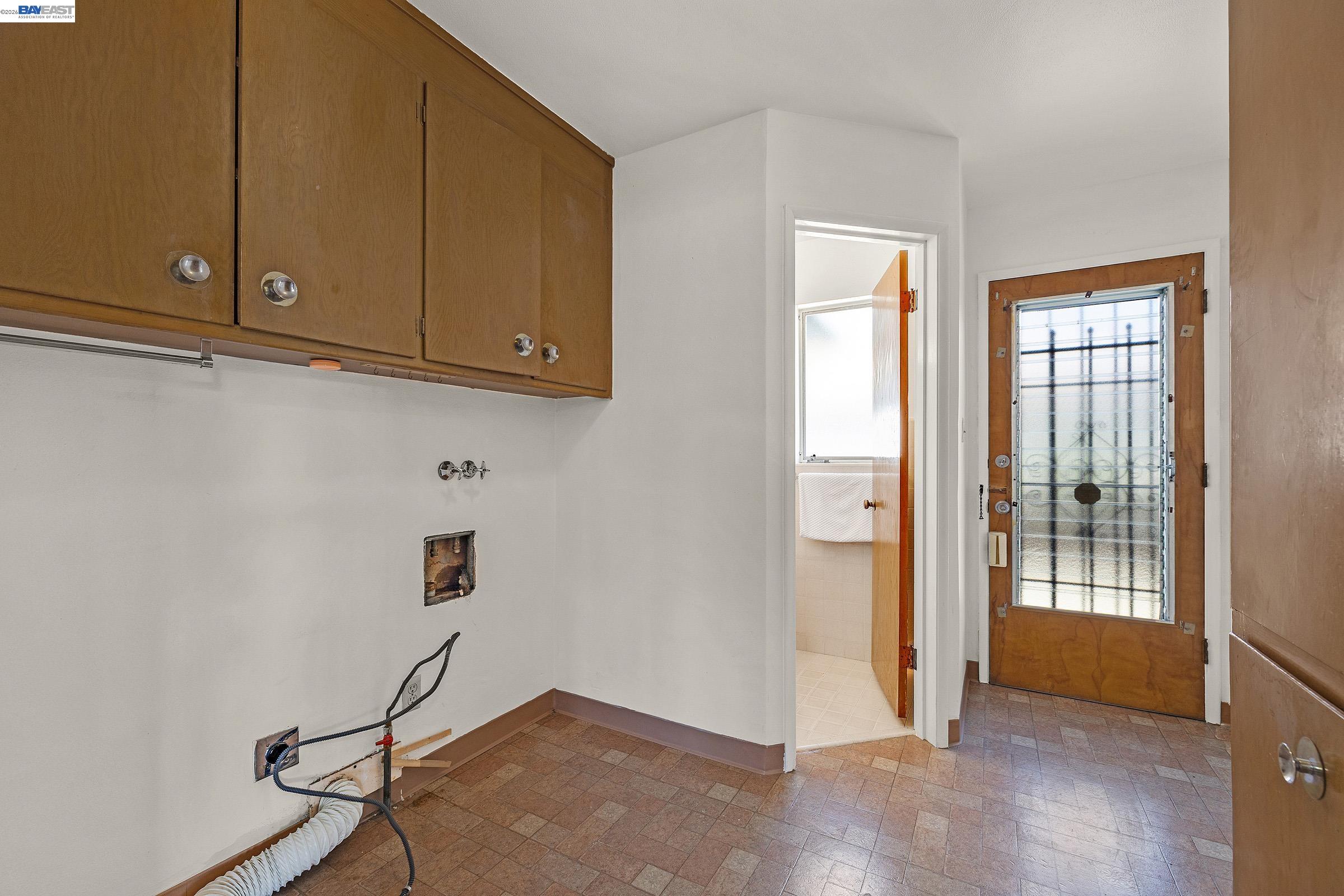 Detail Gallery Image 17 of 31 For 845 Dolores Ave, San Leandro,  CA 94577 - 3 Beds | 1/1 Baths