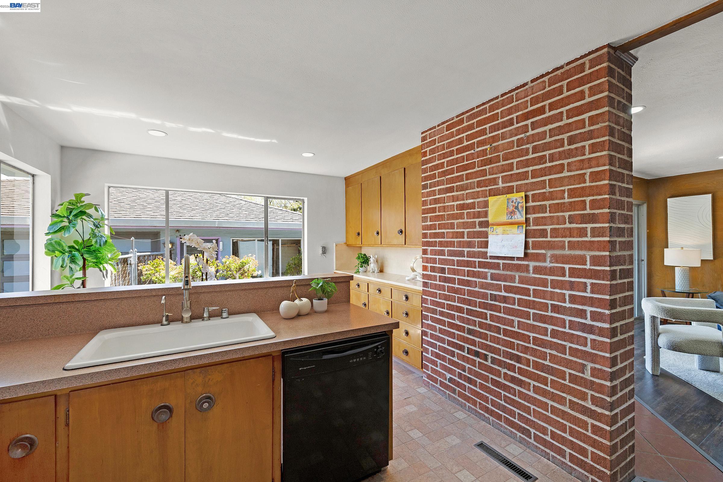 Detail Gallery Image 21 of 31 For 845 Dolores Ave, San Leandro,  CA 94577 - 3 Beds | 1/1 Baths