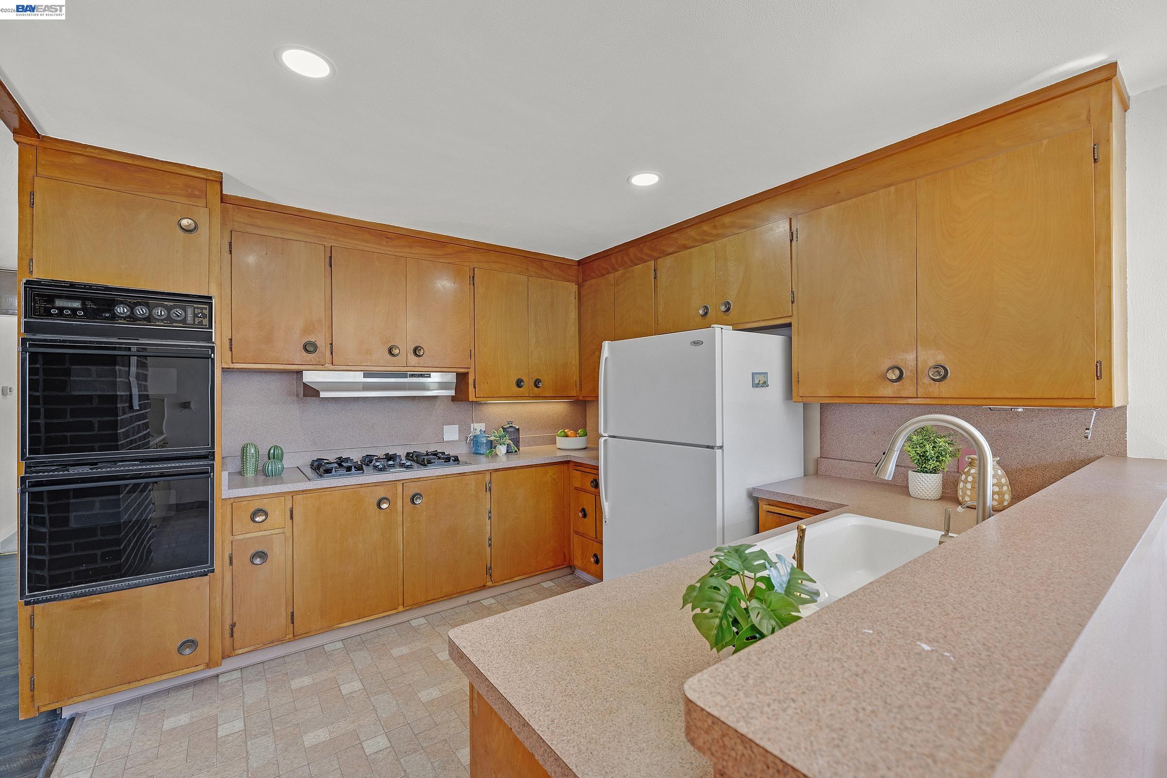Detail Gallery Image 22 of 31 For 845 Dolores Ave, San Leandro,  CA 94577 - 3 Beds | 1/1 Baths
