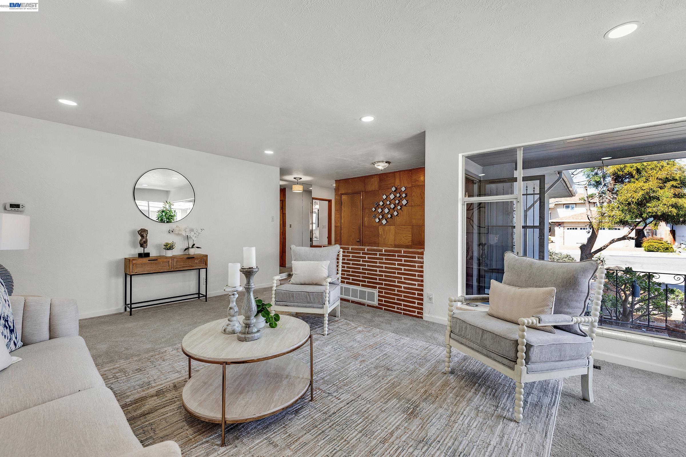 Detail Gallery Image 4 of 31 For 845 Dolores Ave, San Leandro,  CA 94577 - 3 Beds | 1/1 Baths