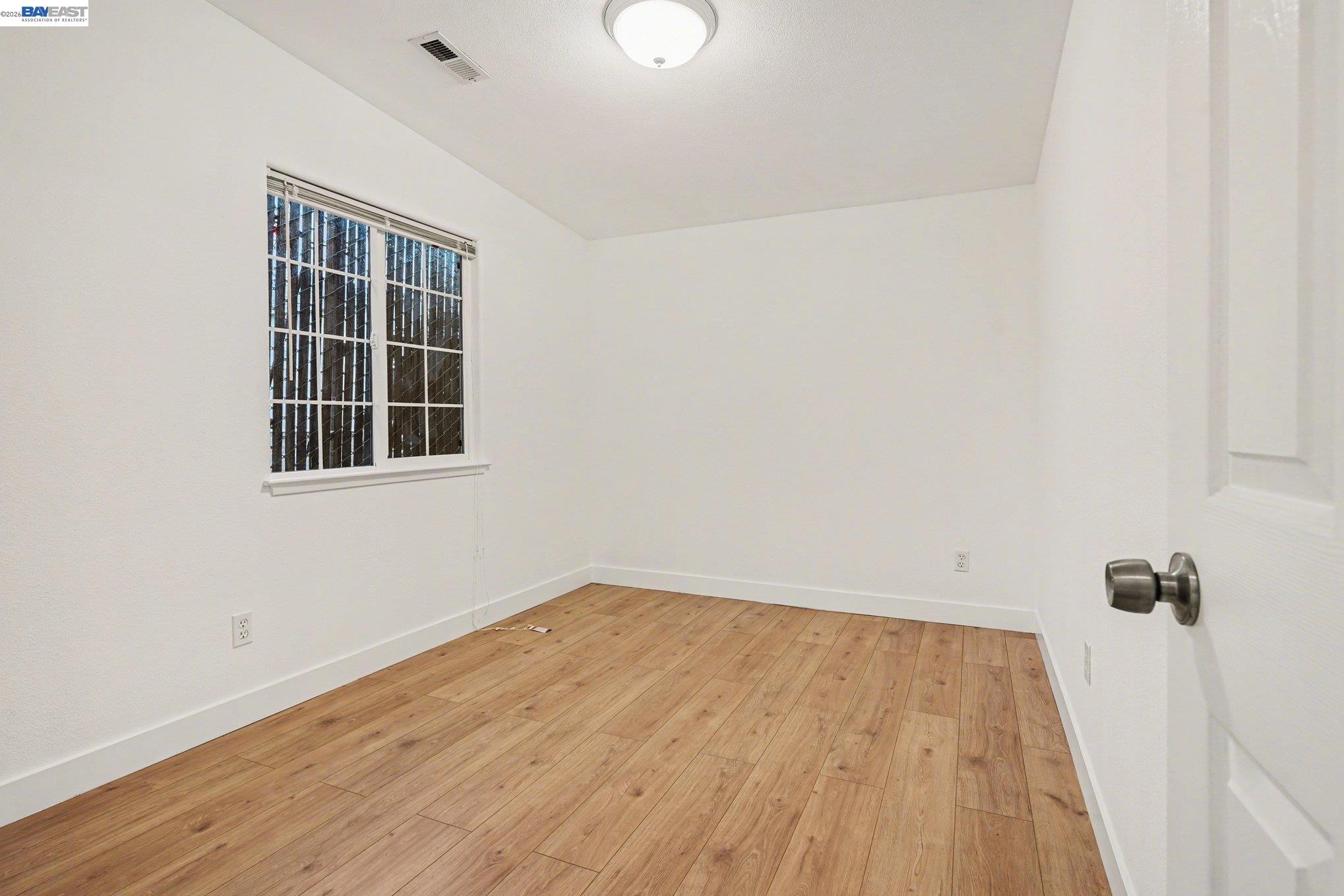 Detail Gallery Image 24 of 26 For 1838 40th, Oakland,  CA 94601 - 2 Beds | 1 Baths