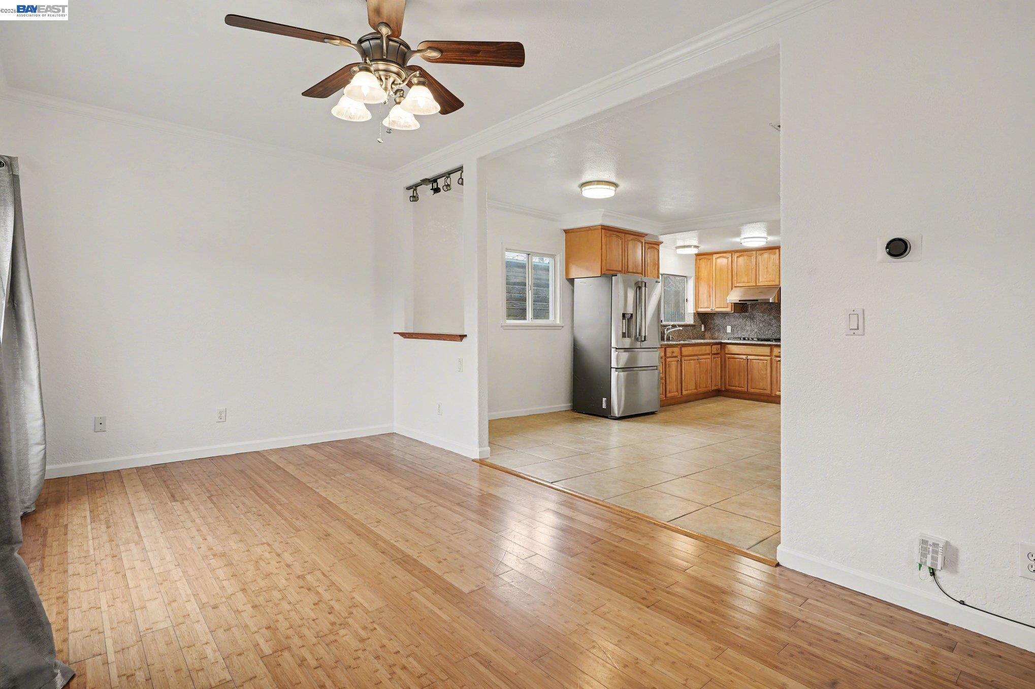 Detail Gallery Image 5 of 26 For 1838 40th, Oakland,  CA 94601 - 2 Beds | 1 Baths