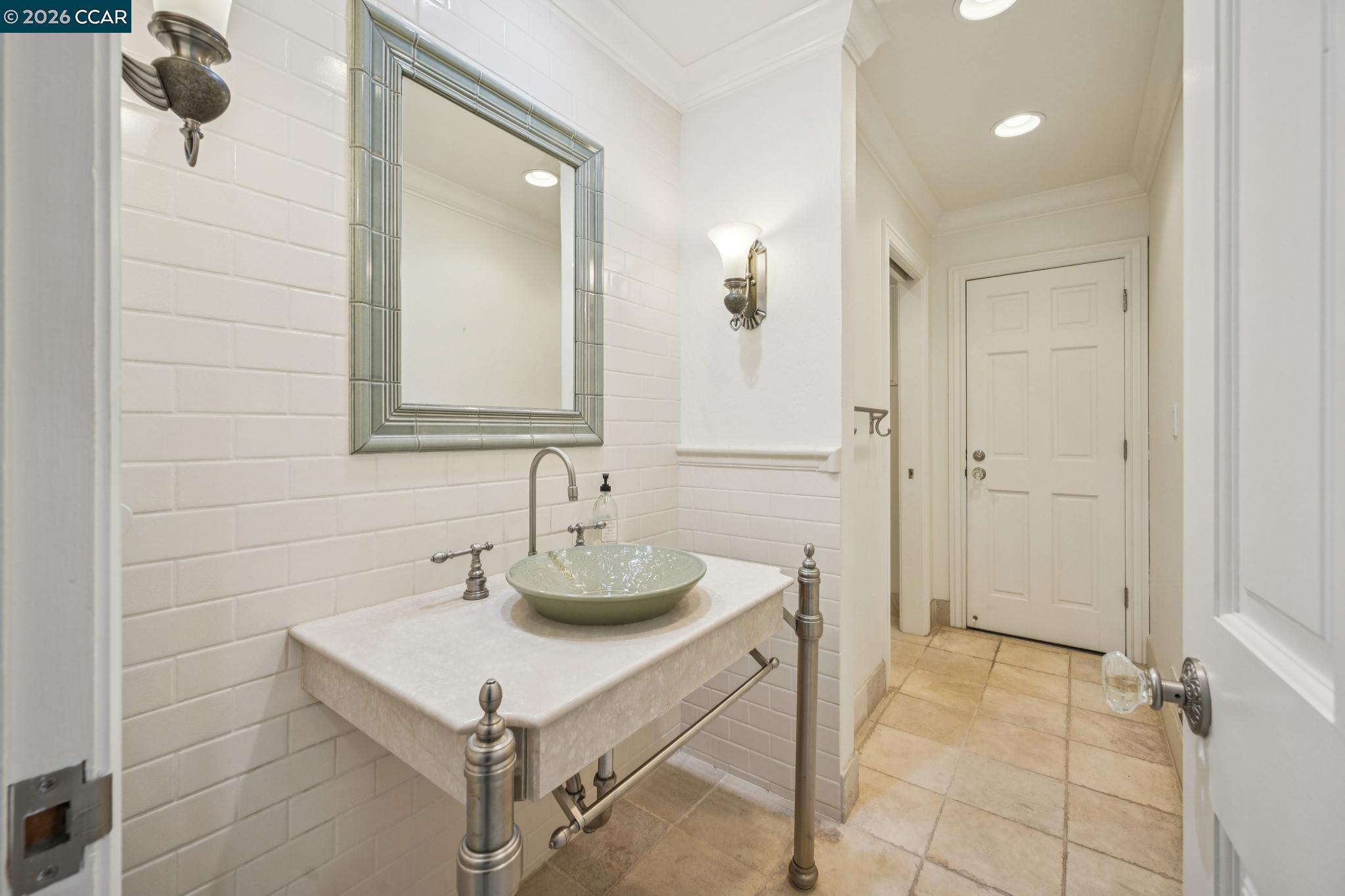 Detail Gallery Image 20 of 38 For 2145 Deer Oak Way, Danville,  CA 94506 - 5 Beds | 4 Baths