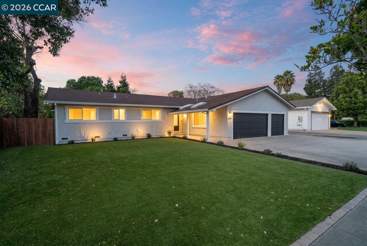 Detail Gallery Image 3 of 31 For 3959 Chestnut Ave, Concord,  CA 94519 - 4 Beds | 2 Baths