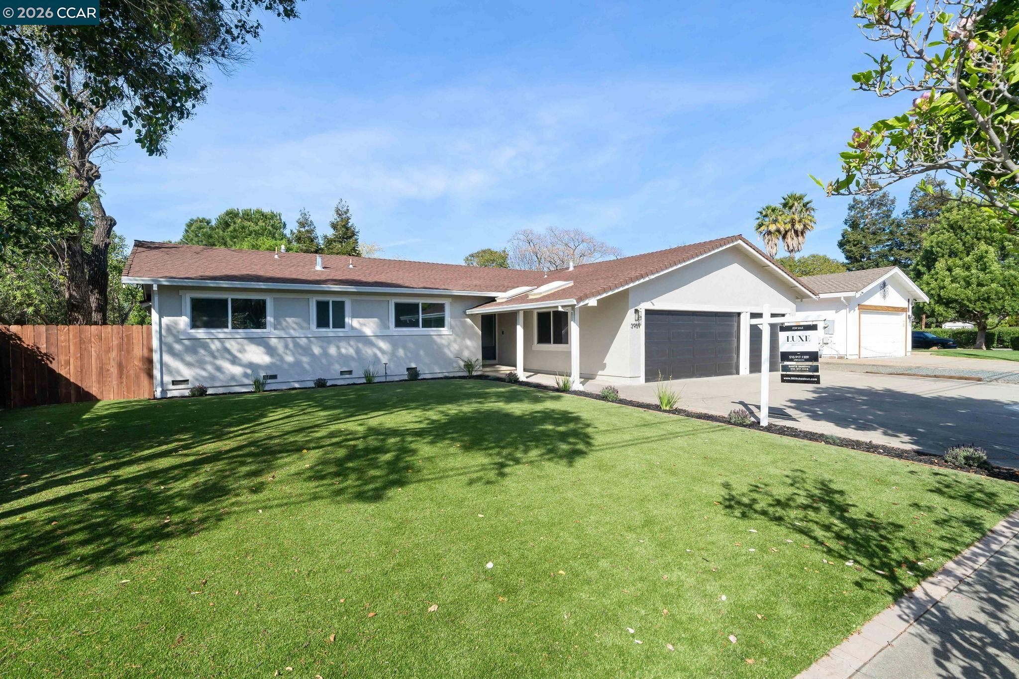 Detail Gallery Image 3 of 31 For 3959 Chestnut Ave, Concord,  CA 94519 - 4 Beds | 2 Baths