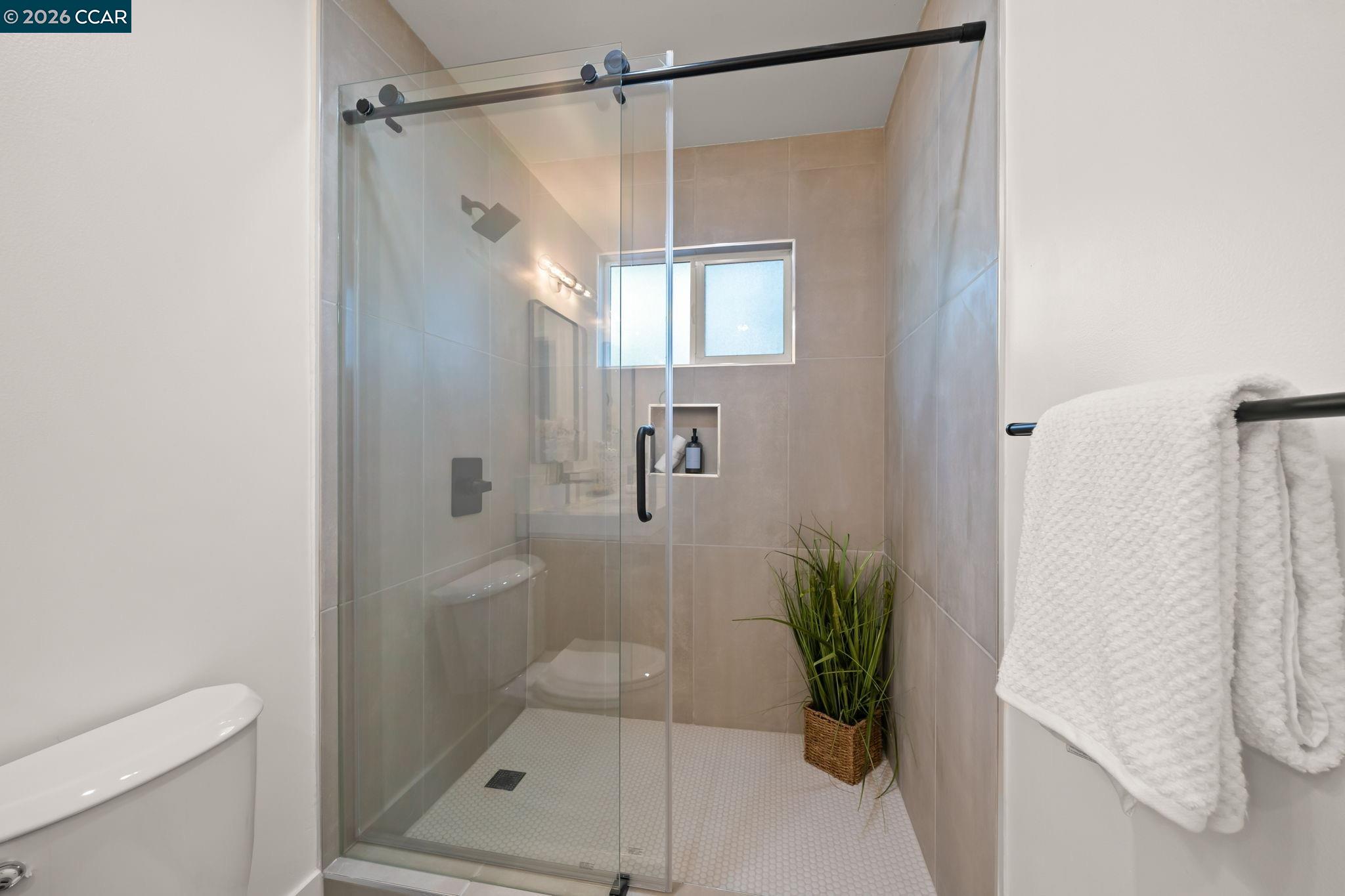 Detail Gallery Image 24 of 31 For 3959 Chestnut Ave, Concord,  CA 94519 - 4 Beds | 2 Baths