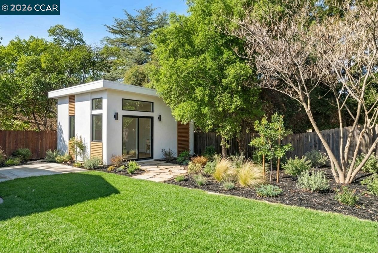 Detail Gallery Image 27 of 31 For 3959 Chestnut Ave, Concord,  CA 94519 - 4 Beds | 2 Baths