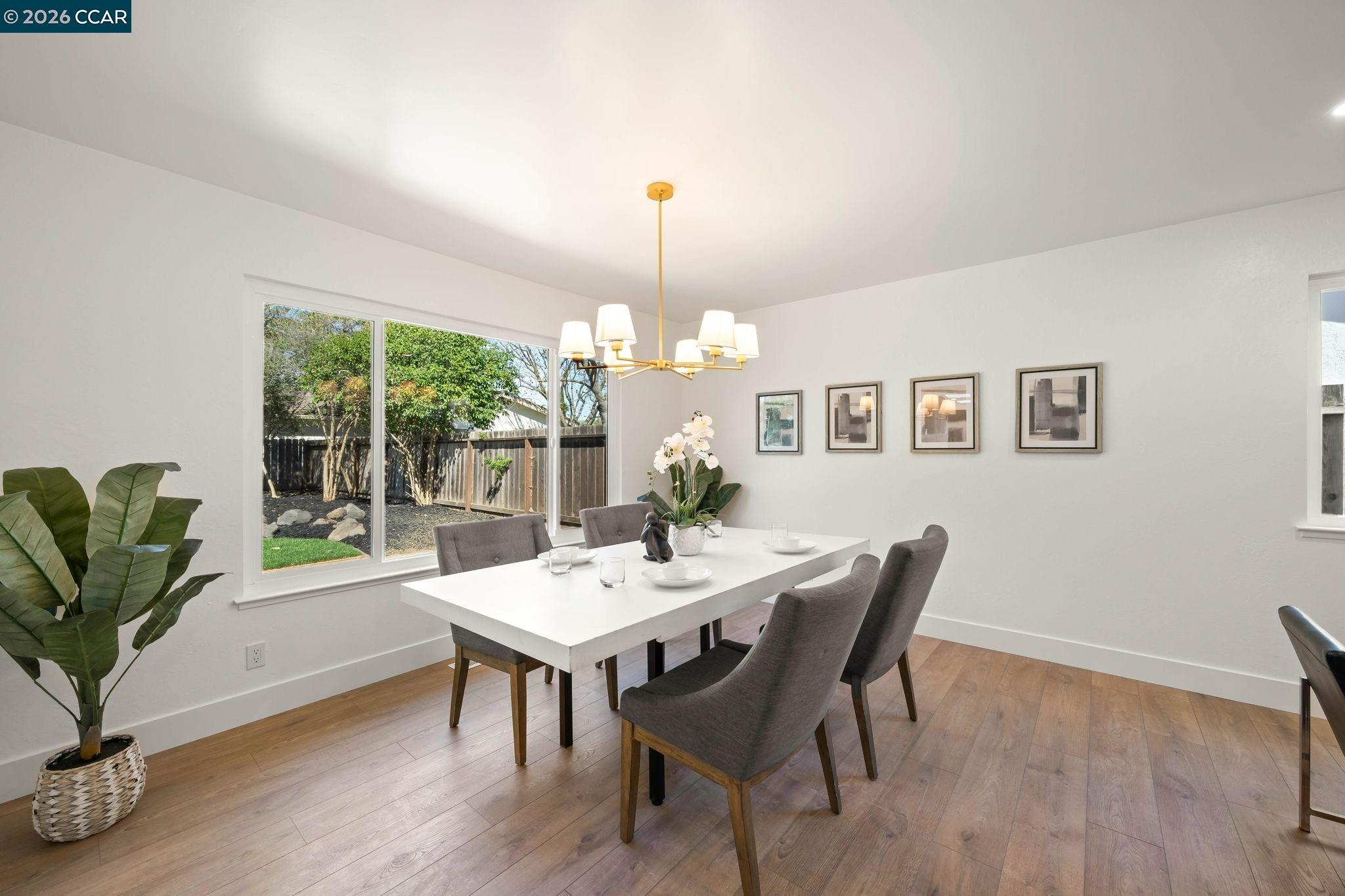 Detail Gallery Image 7 of 31 For 3959 Chestnut Ave, Concord,  CA 94519 - 4 Beds | 2 Baths