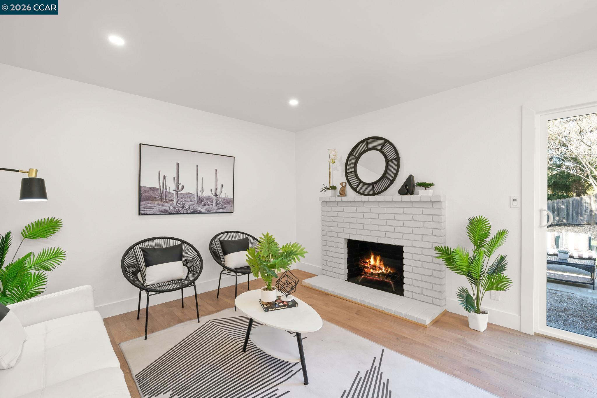 Detail Gallery Image 9 of 31 For 3959 Chestnut Ave, Concord,  CA 94519 - 4 Beds | 2 Baths