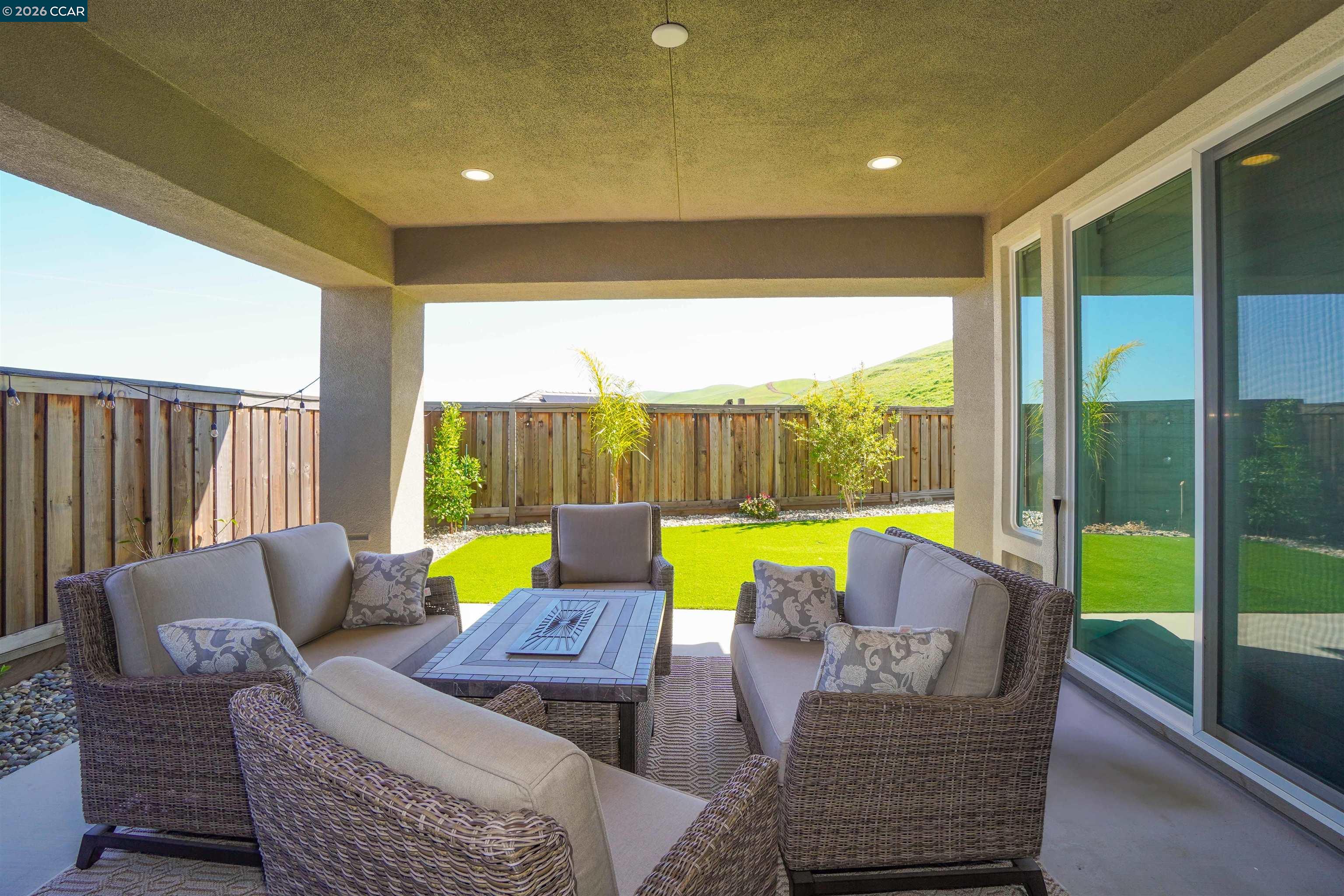 Detail Gallery Image 7 of 38 For 3150 Cortina Dr., Pittsburg,  CA 94565 - 4 Beds | 3 Baths