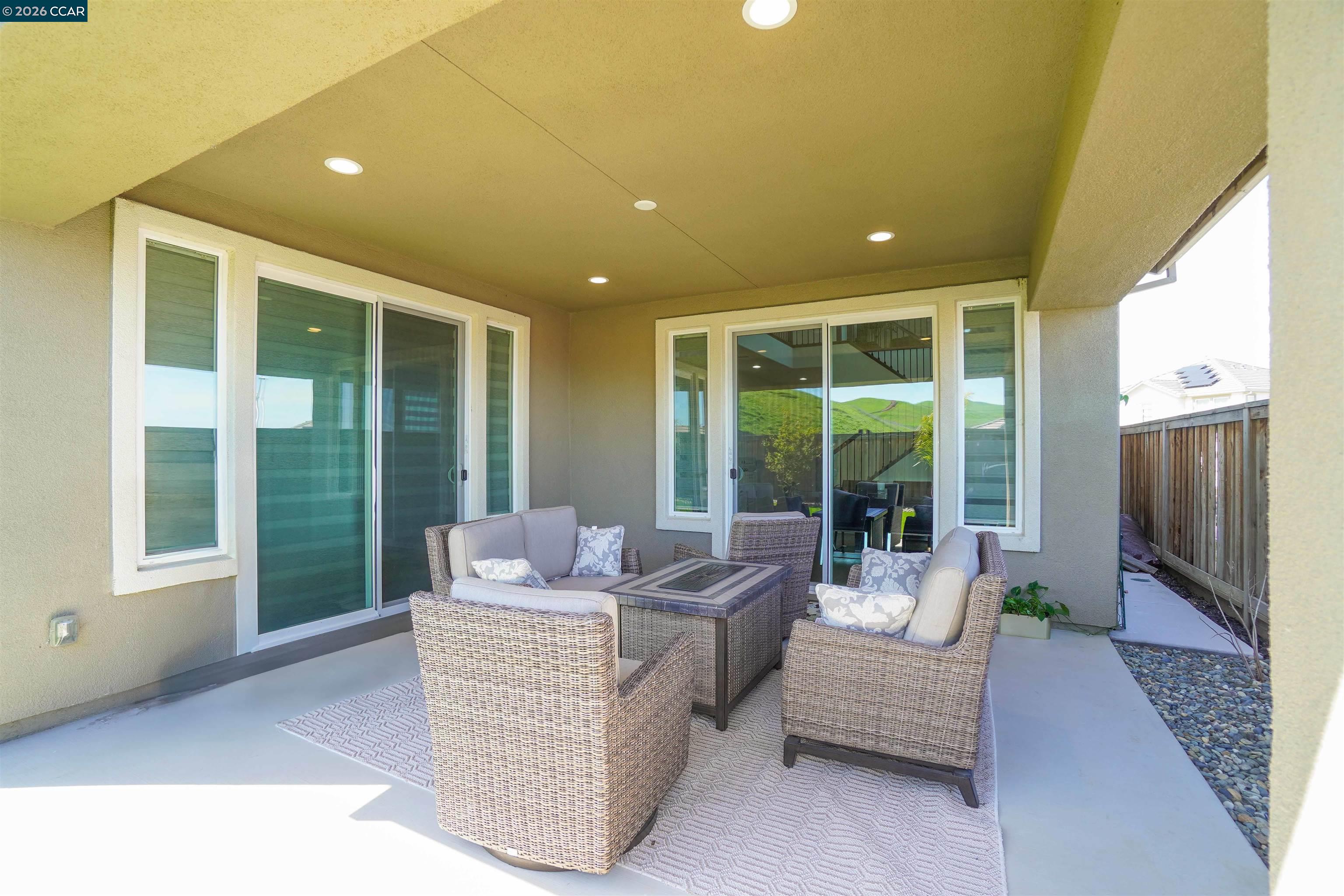 Detail Gallery Image 8 of 38 For 3150 Cortina Dr., Pittsburg,  CA 94565 - 4 Beds | 3 Baths