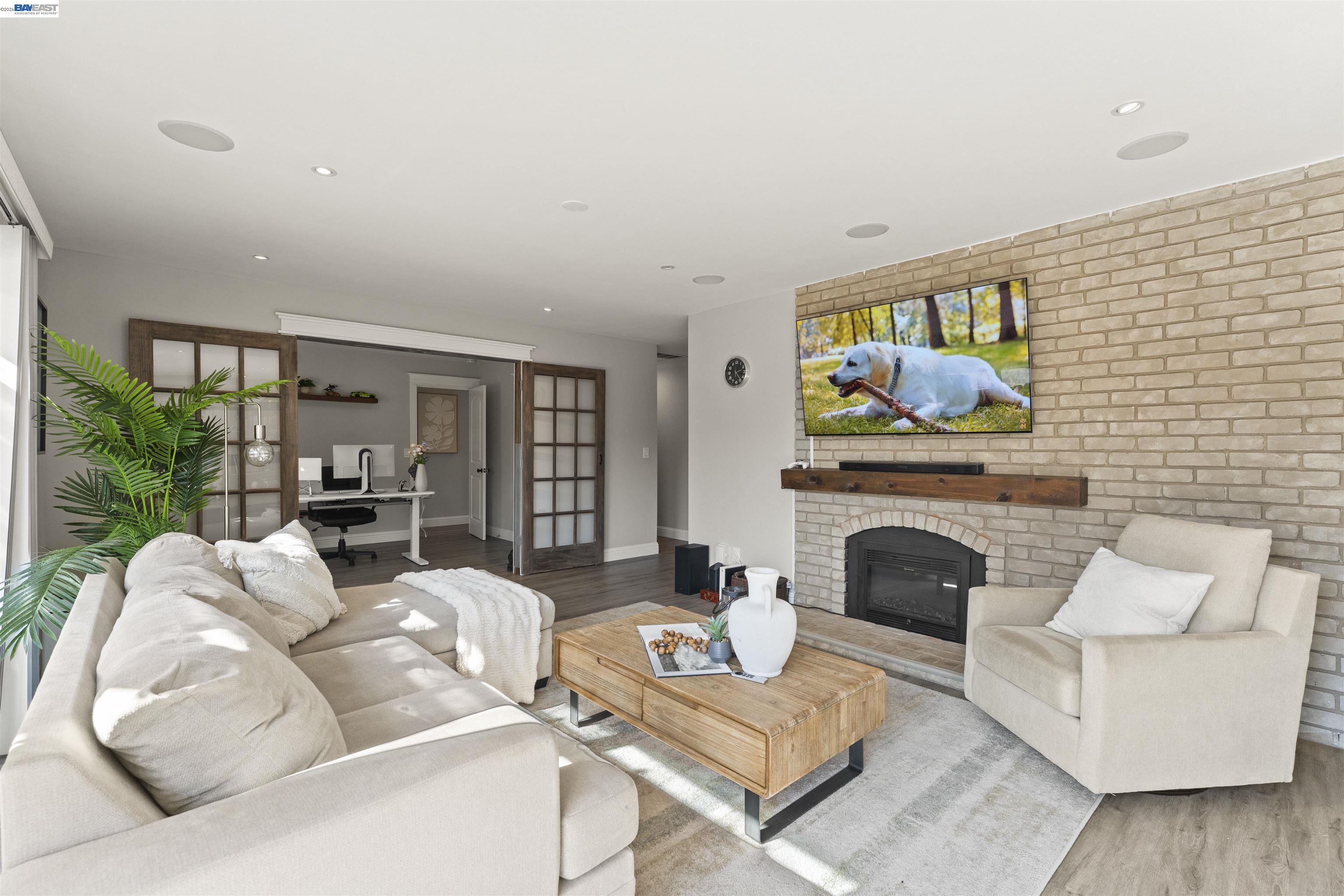 Detail Gallery Image 12 of 29 For 637 Caliente Ave, Livermore,  CA 94550 - 4 Beds | 2 Baths