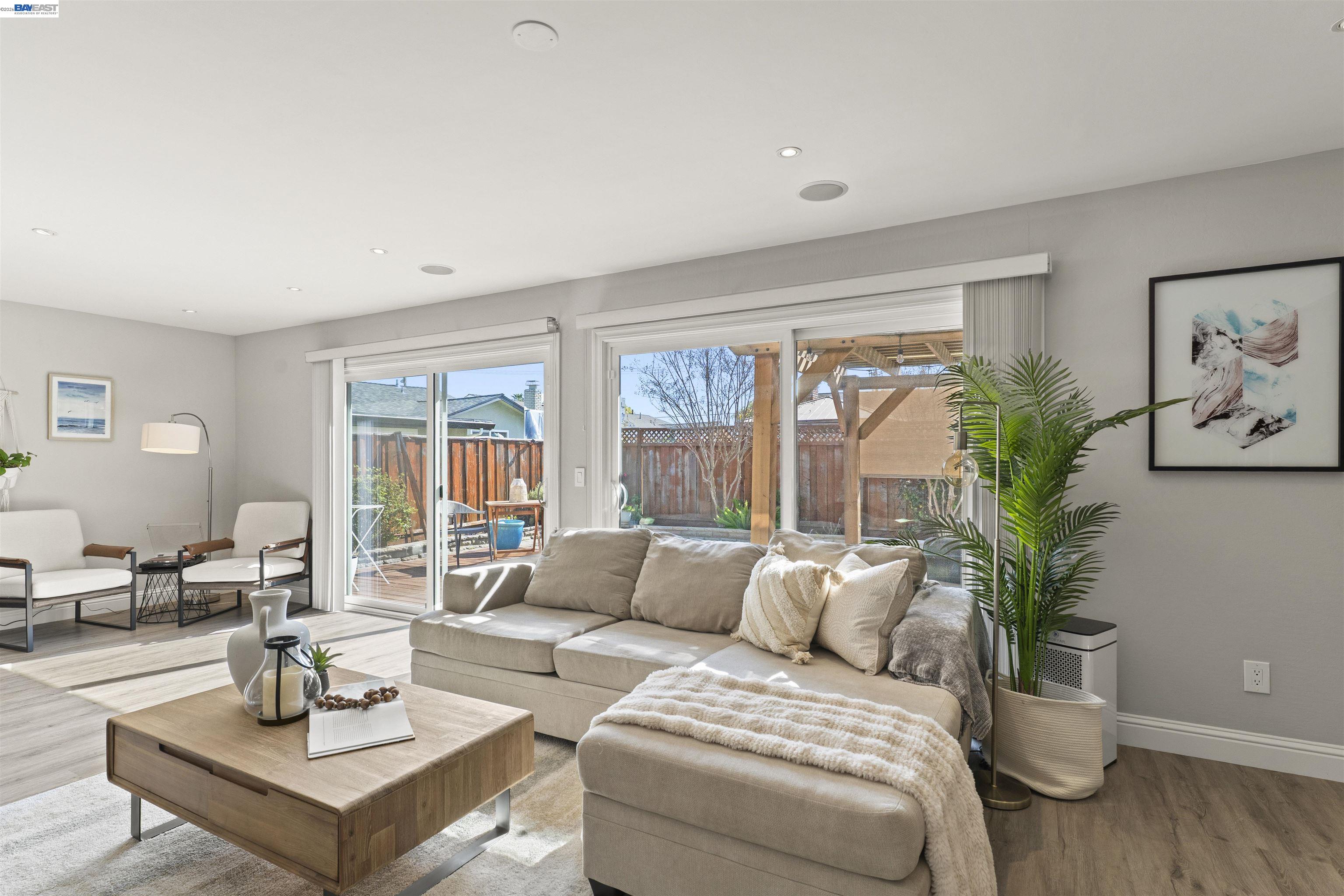 Detail Gallery Image 13 of 29 For 637 Caliente Ave, Livermore,  CA 94550 - 4 Beds | 2 Baths