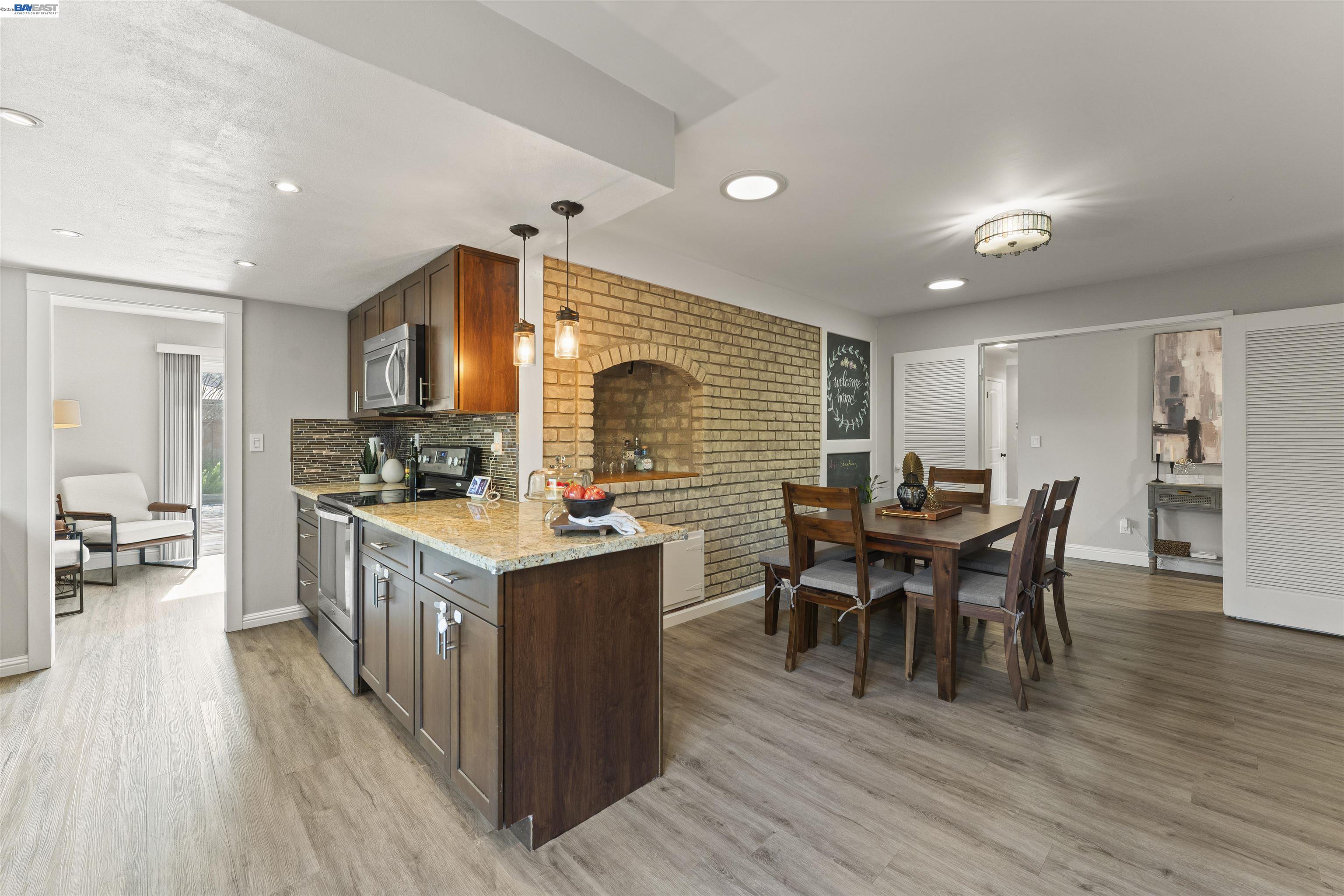 Detail Gallery Image 5 of 29 For 637 Caliente Ave, Livermore,  CA 94550 - 4 Beds | 2 Baths