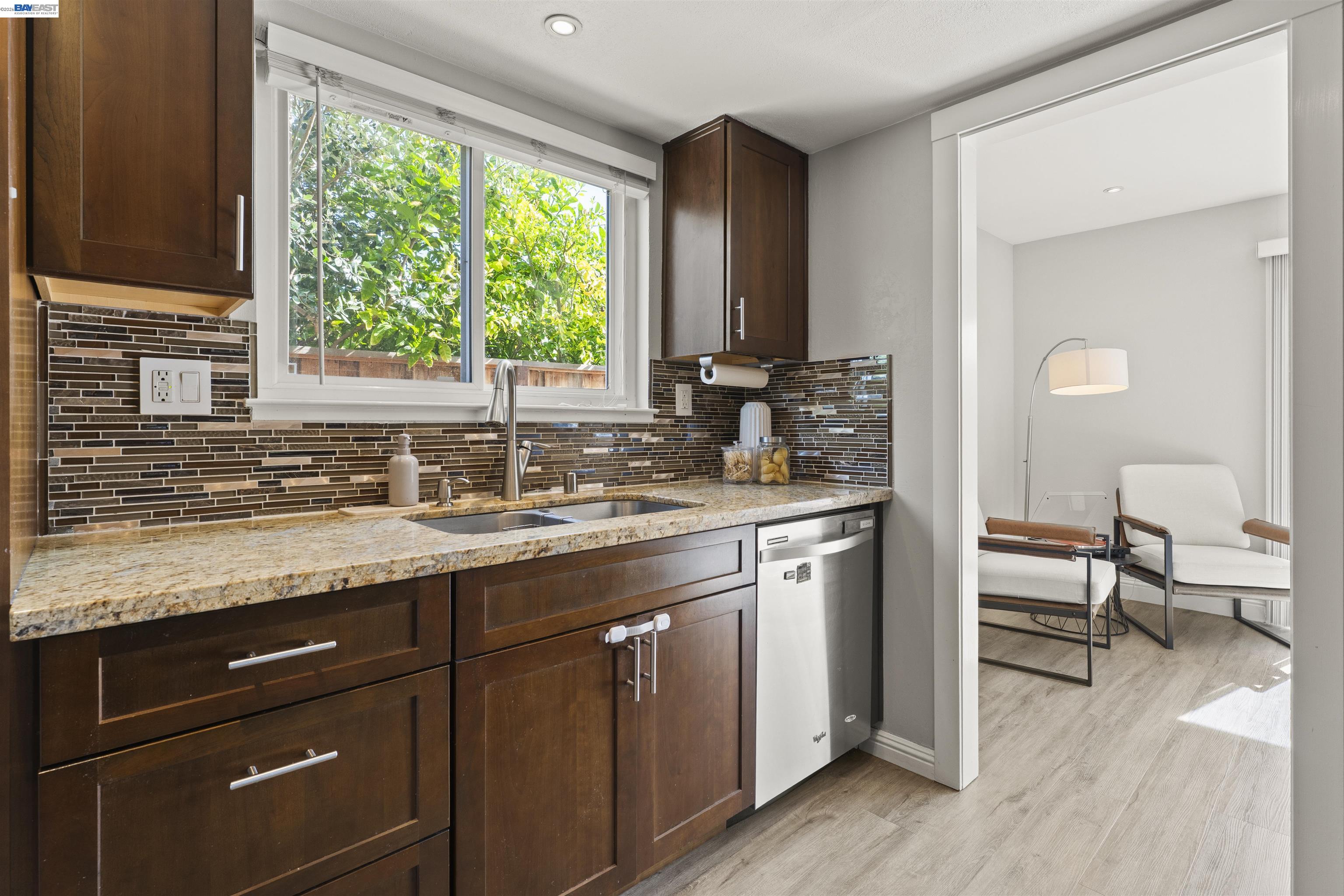 Detail Gallery Image 8 of 29 For 637 Caliente Ave, Livermore,  CA 94550 - 4 Beds | 2 Baths