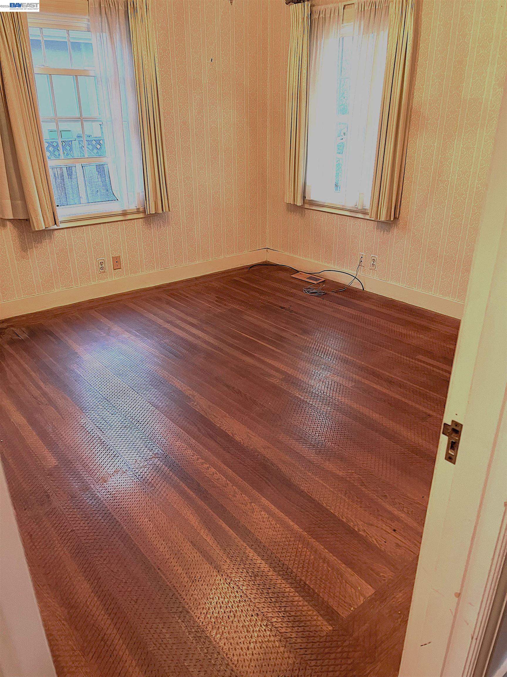 Detail Gallery Image 23 of 33 For 339 Hobart Ave, San Mateo,  CA 94402 - 2 Beds | 1 Baths