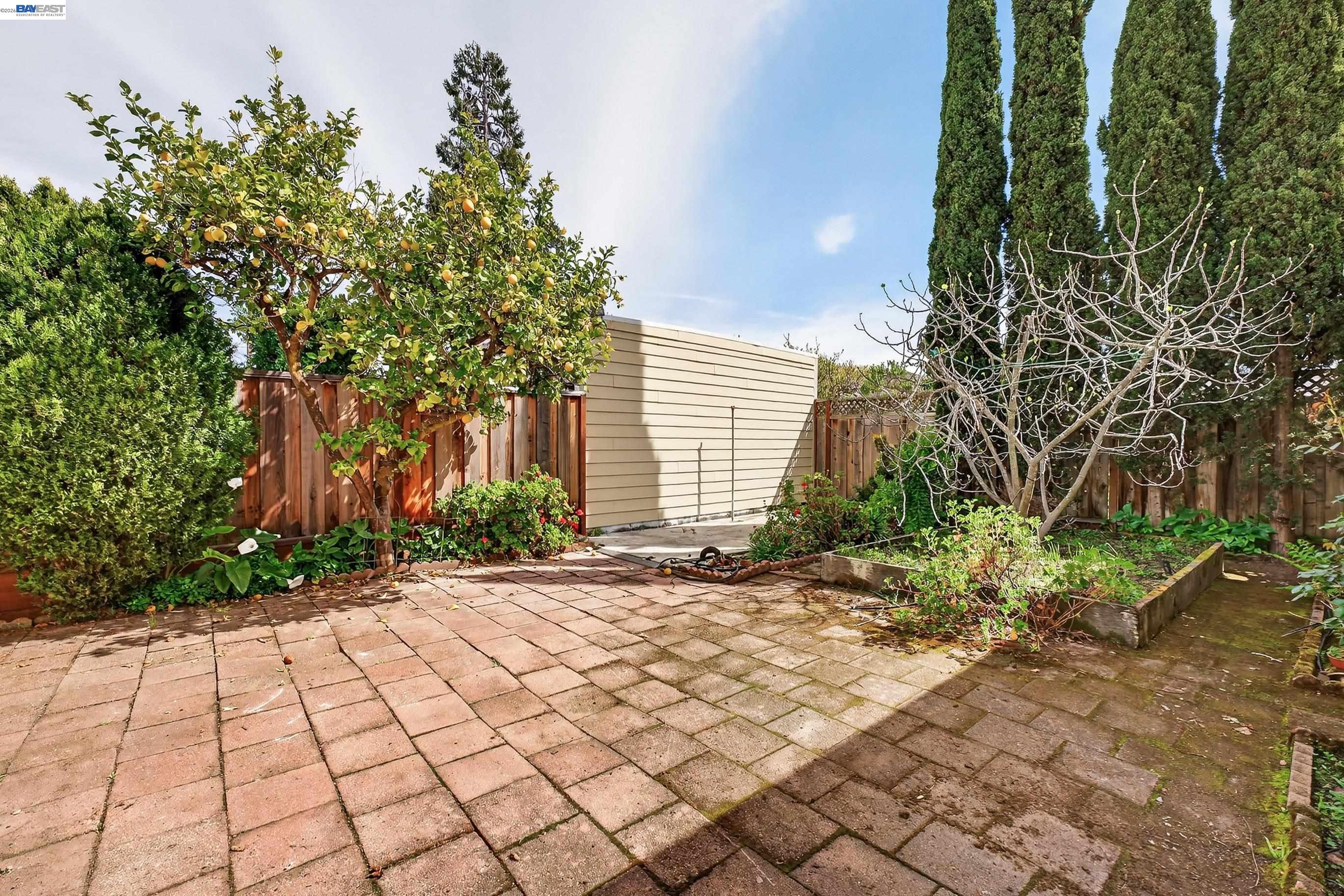 Detail Gallery Image 30 of 33 For 339 Hobart Ave, San Mateo,  CA 94402 - 2 Beds | 1 Baths