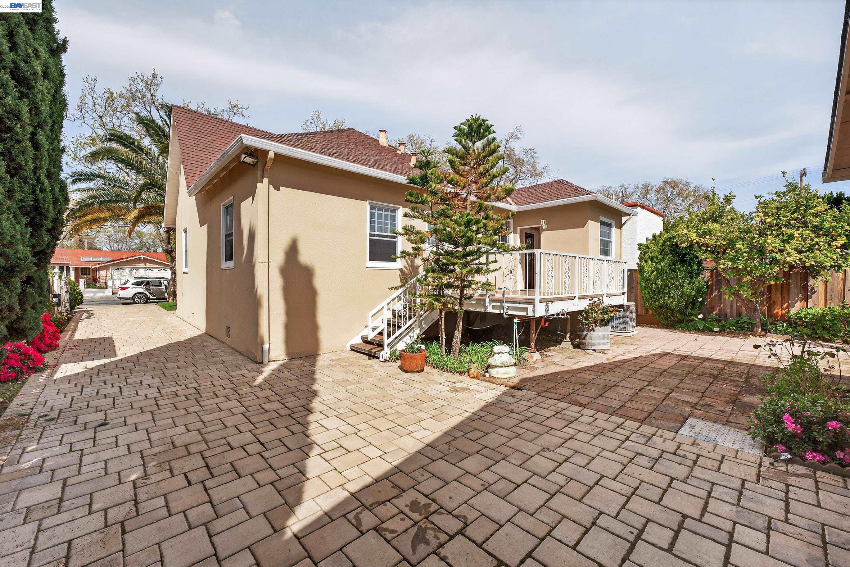 Detail Gallery Image 32 of 33 For 339 Hobart Ave, San Mateo,  CA 94402 - 2 Beds | 1 Baths