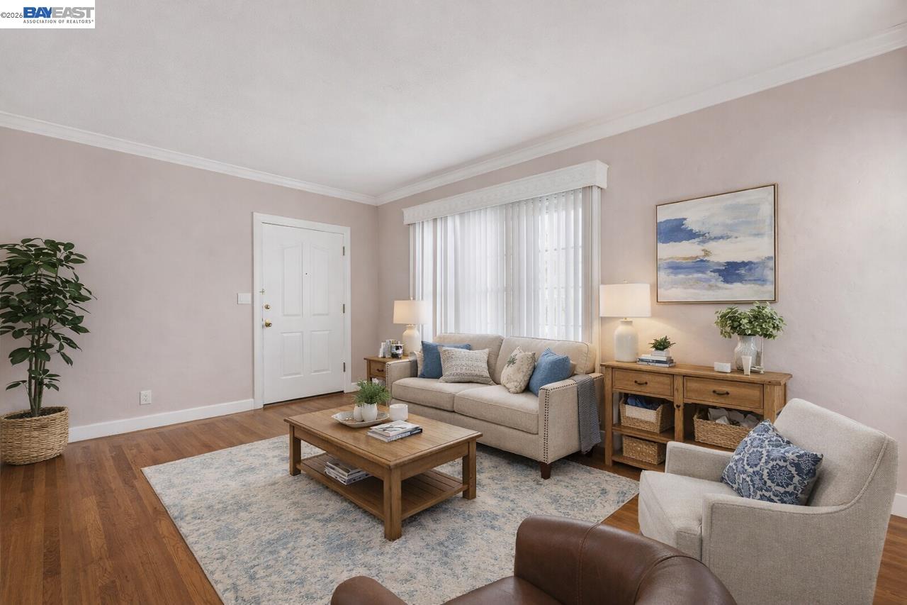 Detail Gallery Image 7 of 33 For 339 Hobart Ave, San Mateo,  CA 94402 - 2 Beds | 1 Baths