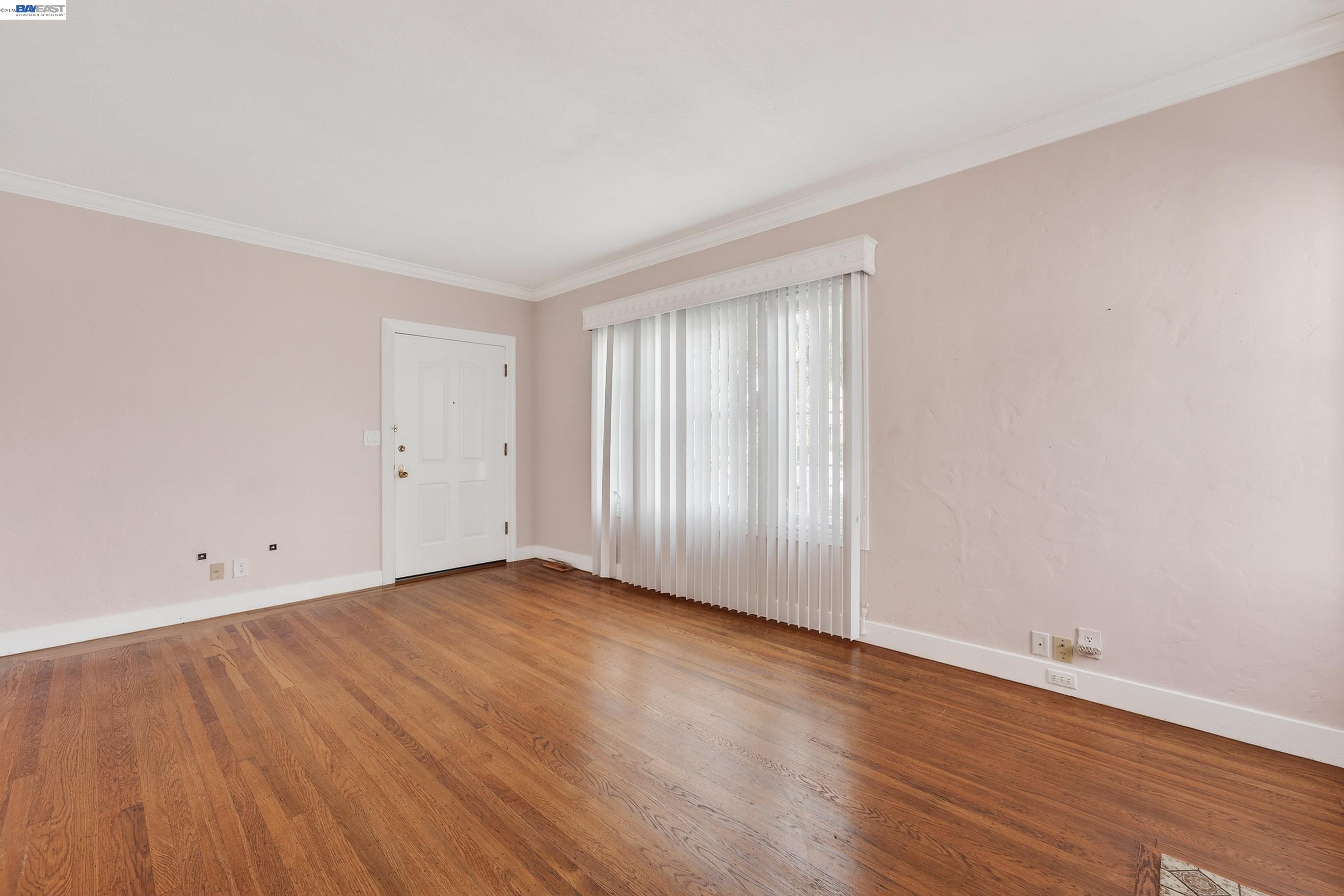 Detail Gallery Image 8 of 33 For 339 Hobart Ave, San Mateo,  CA 94402 - 2 Beds | 1 Baths