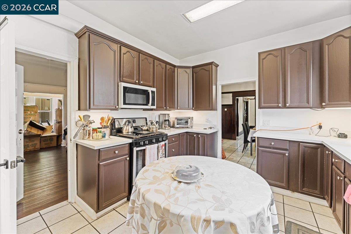 Detail Gallery Image 9 of 48 For 1625 Martin Luther King Jr Way, Berkeley,  CA 94709 - – Beds | – Baths