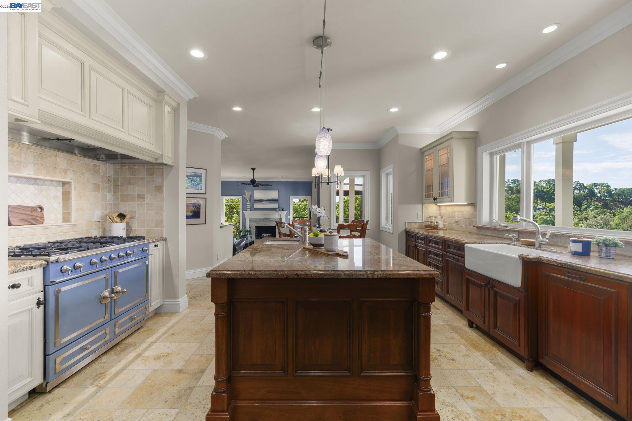 Detail Gallery Image 13 of 51 For 16 Ardendale Ct, Alamo,  CA 94507 - 4 Beds | 3/1 Baths