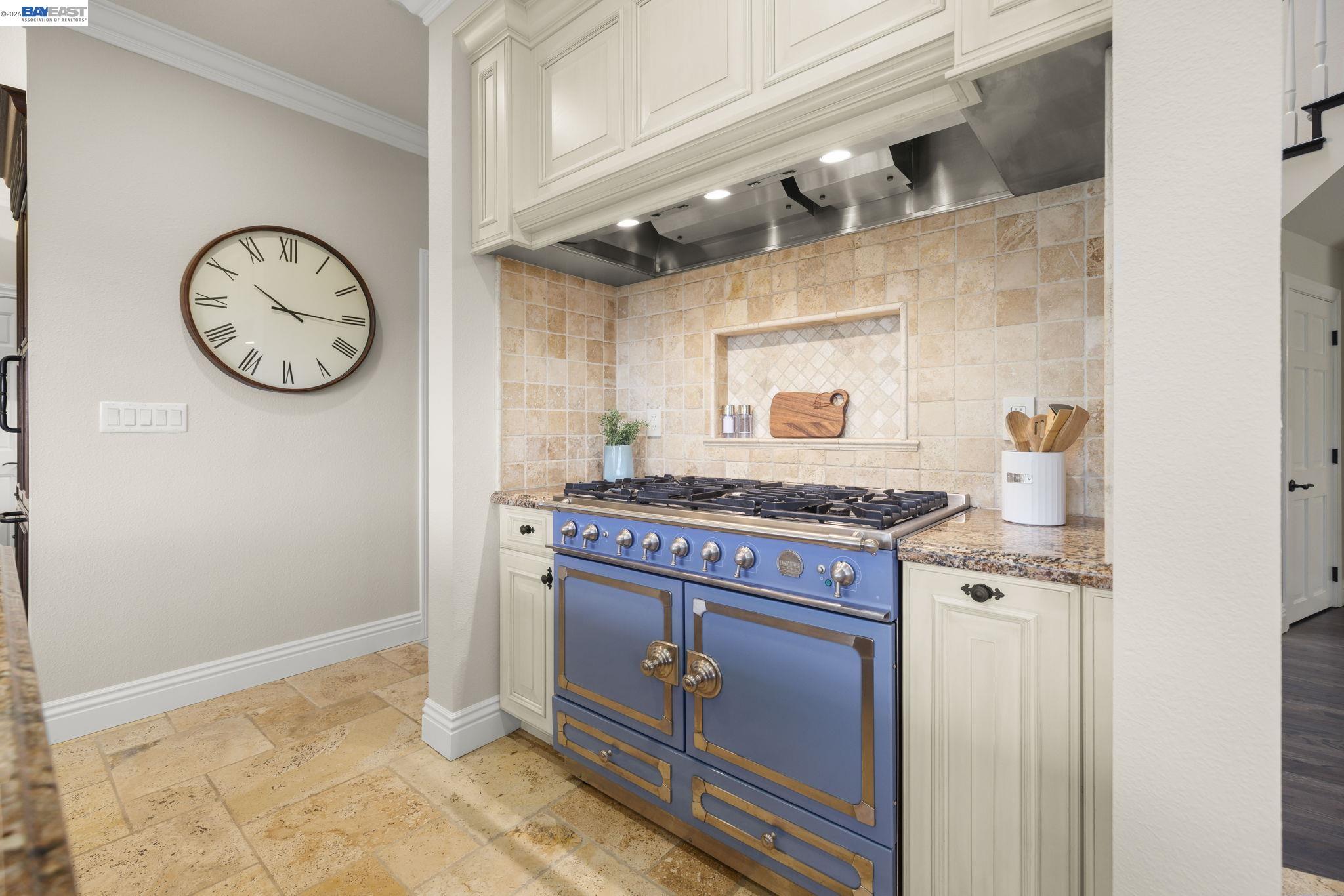 Detail Gallery Image 16 of 51 For 16 Ardendale Ct, Alamo,  CA 94507 - 4 Beds | 3/1 Baths