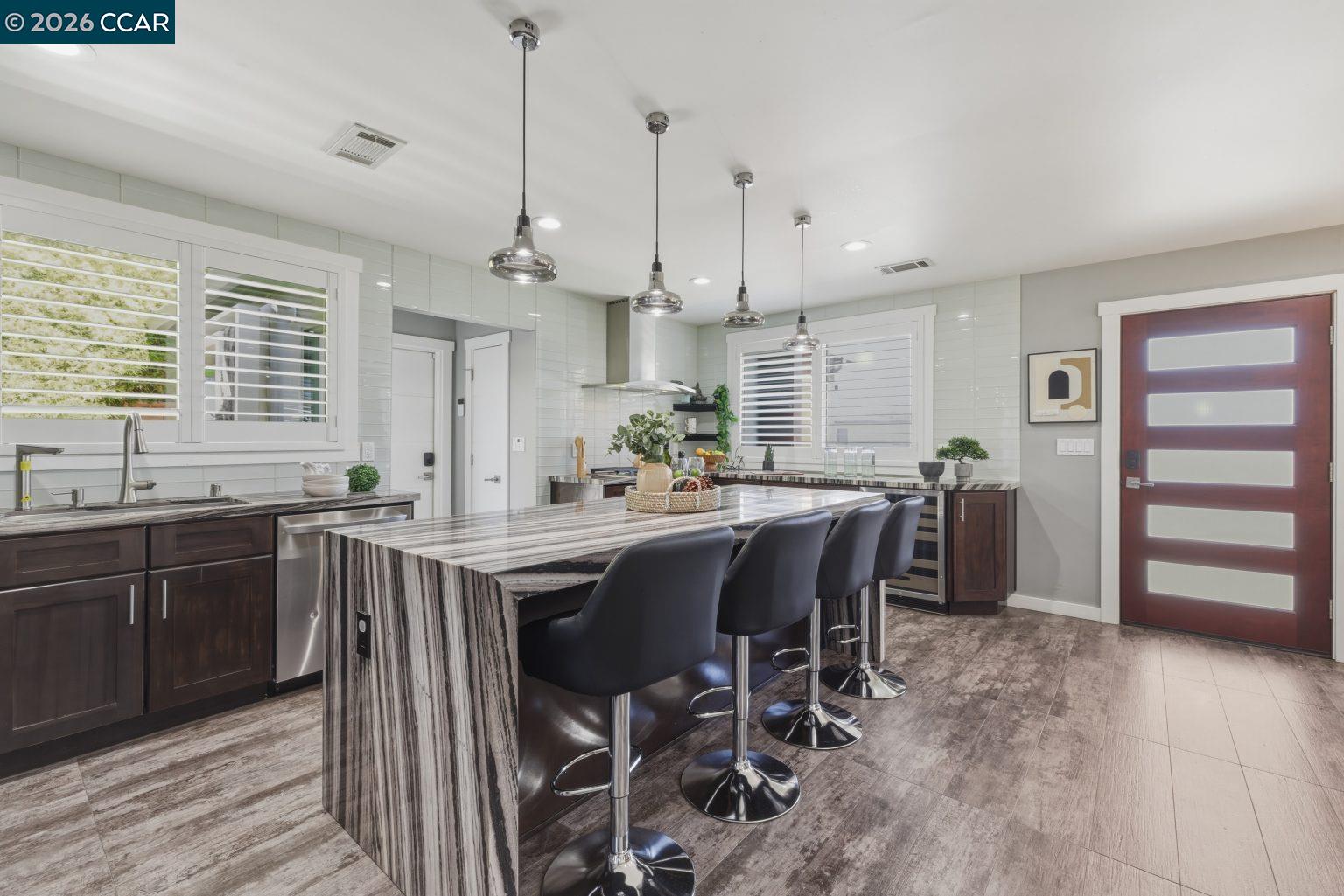 Detail Gallery Image 13 of 44 For 625 Bernal Ave, Sunnyvale,  CA 94085 - 3 Beds | 2 Baths